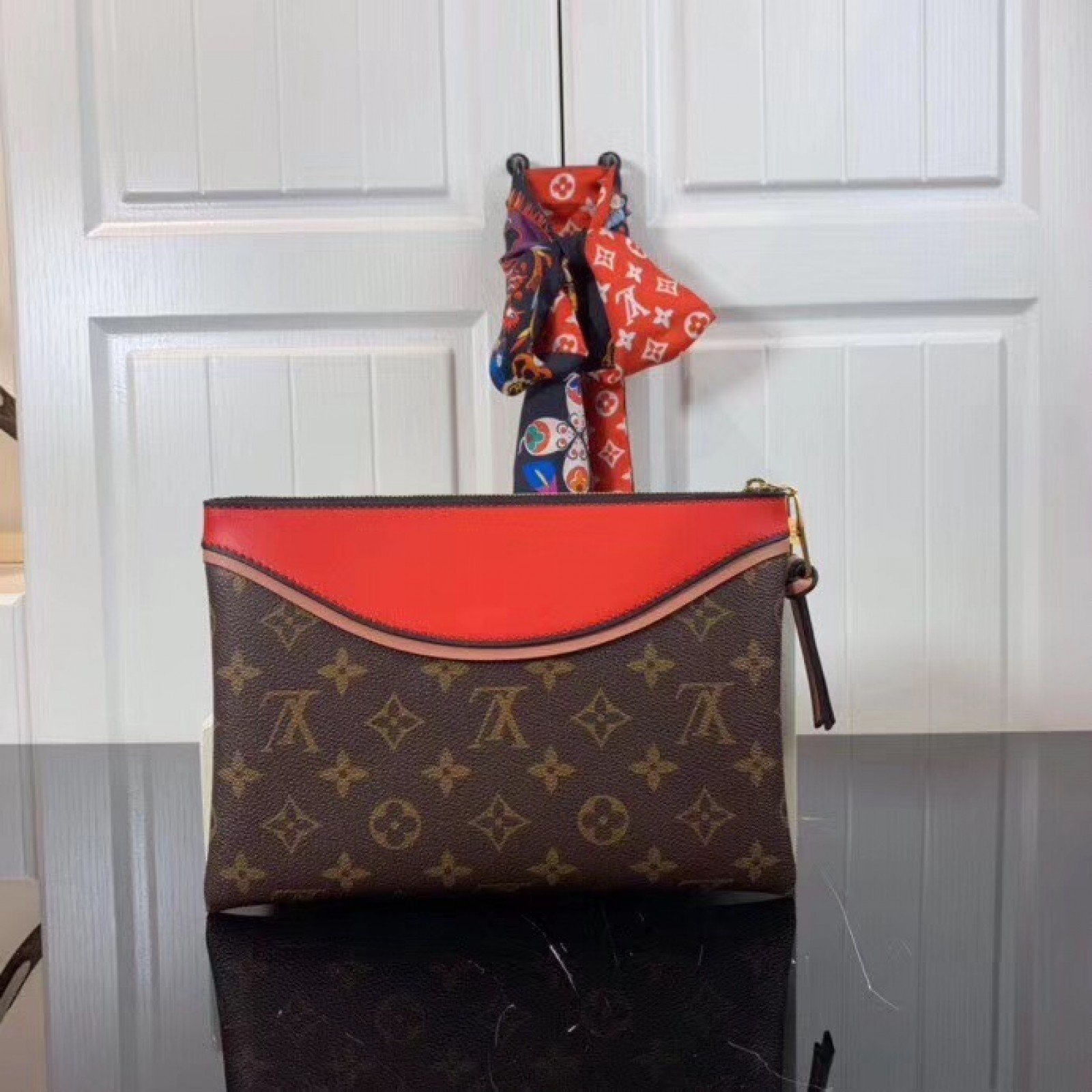 LV POCHETTE TUILERIES  M63903