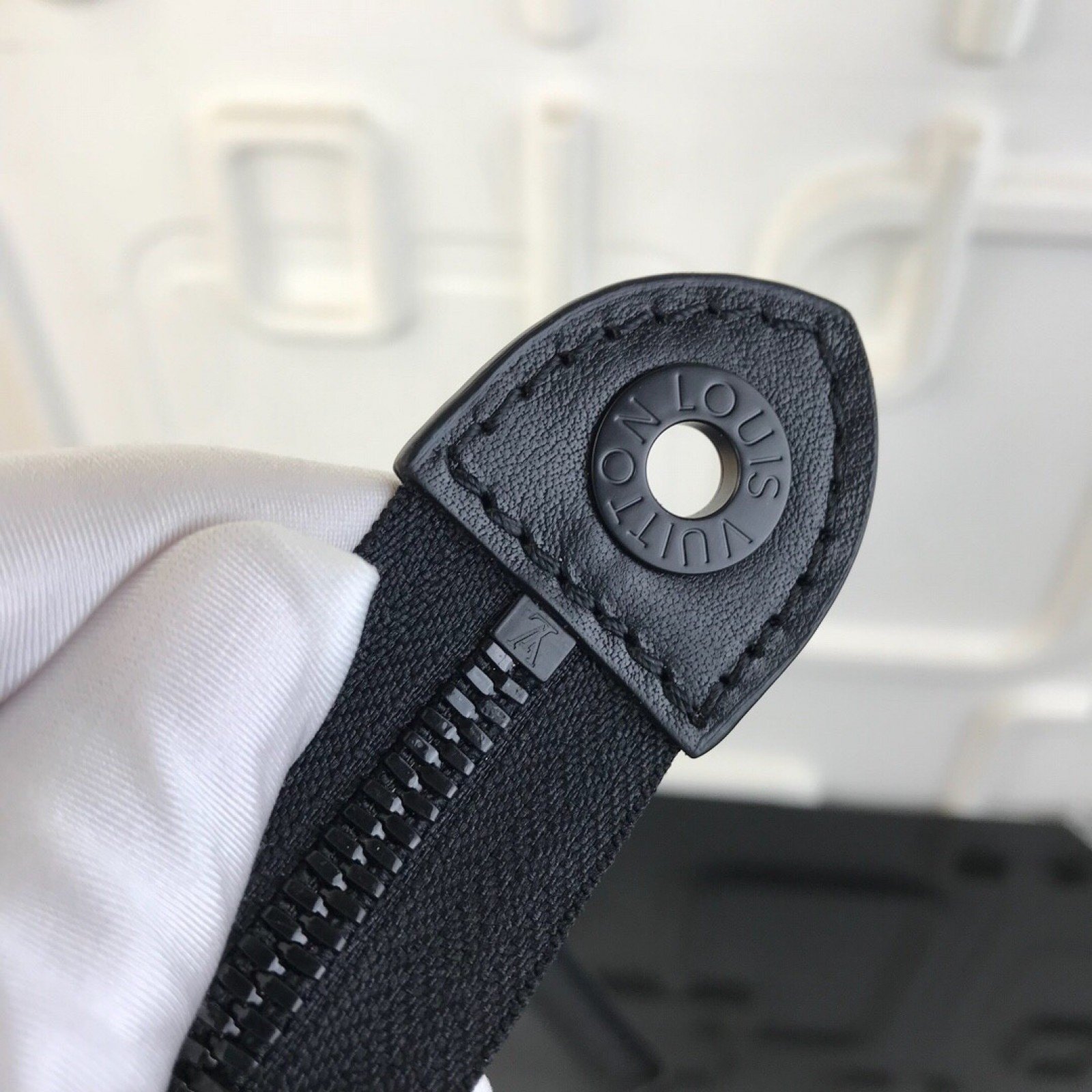 LV POCHETTE VOYAGE Bag M44448