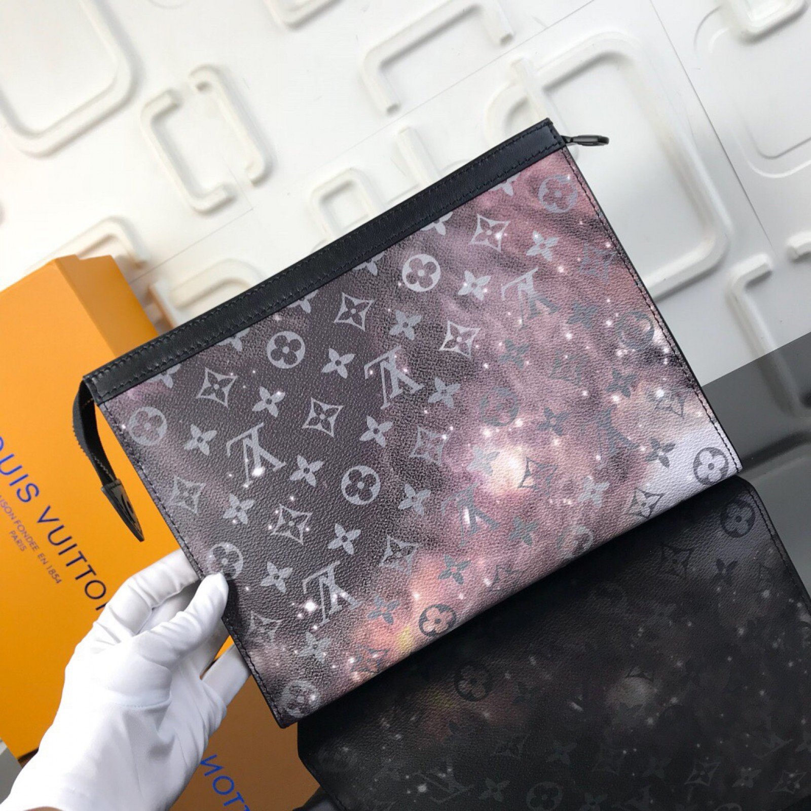 LV POCHETTE VOYAGE Bag M44448