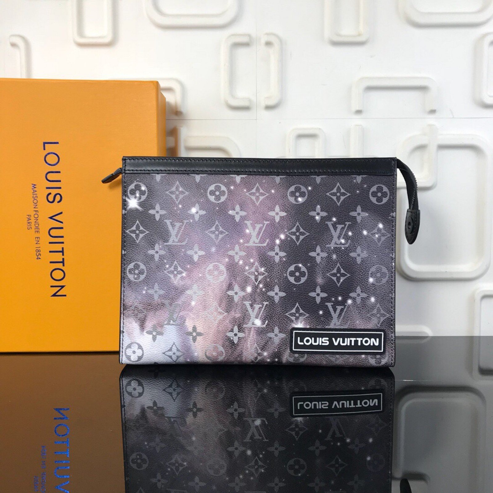 LV POCHETTE VOYAGE Bag M44448