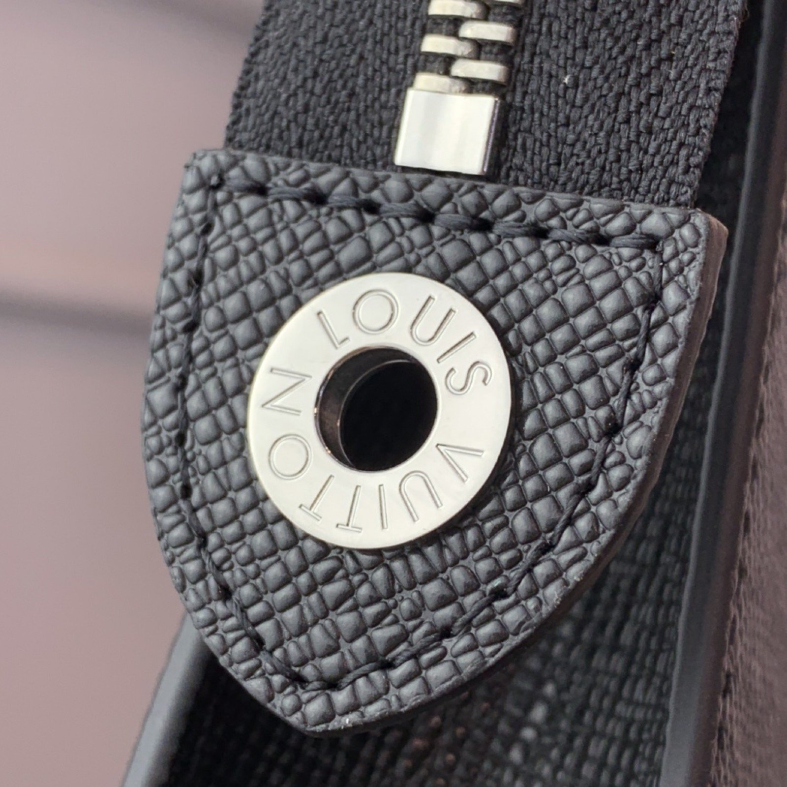 LV POCHETTE VOYAGE M30450