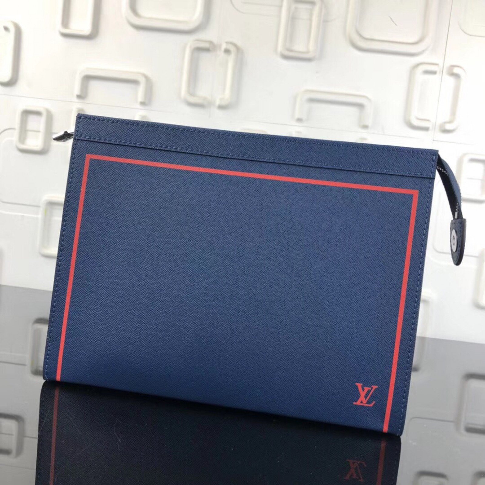 LV POCHETTE VOYAGE M30577