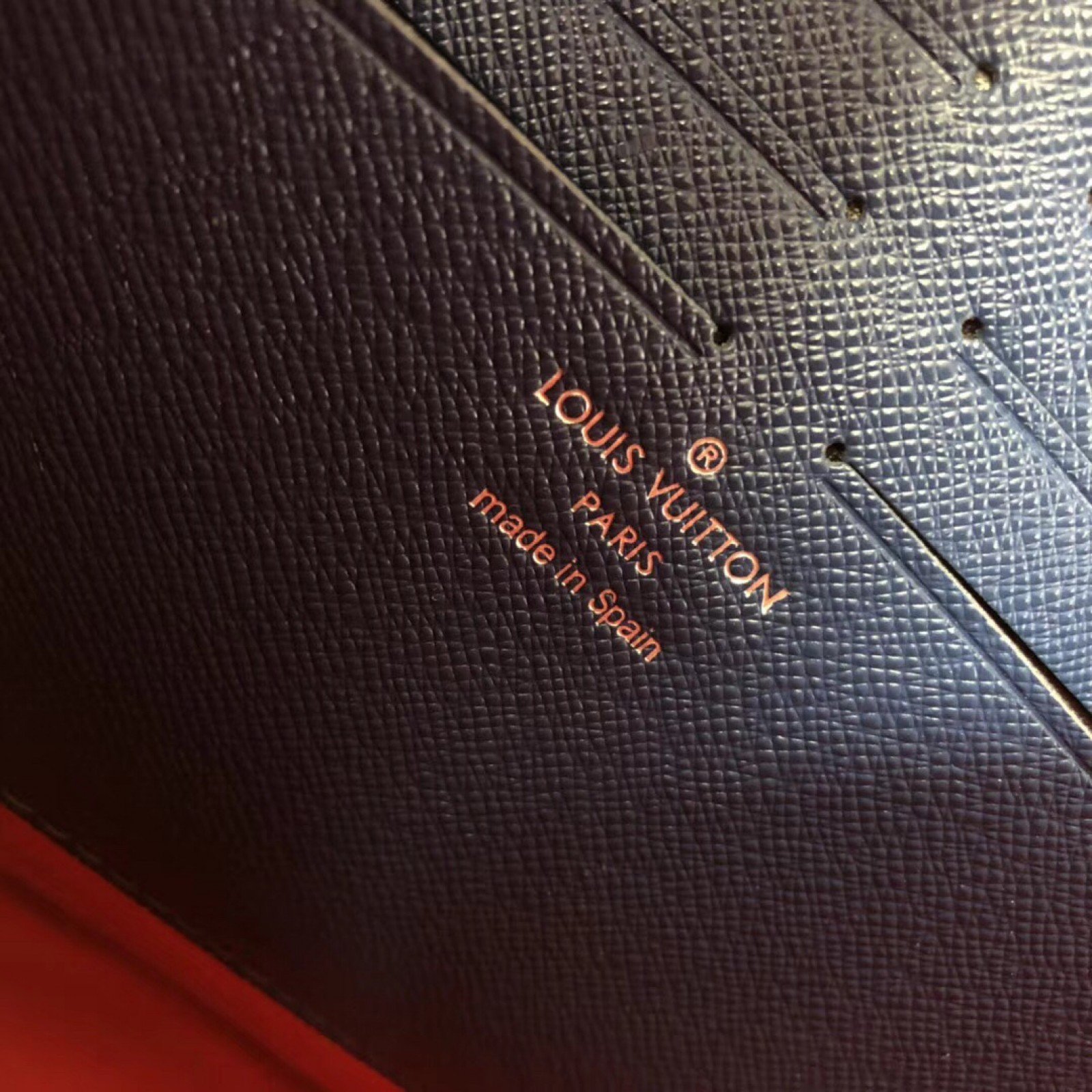 LV POCHETTE VOYAGE M30577