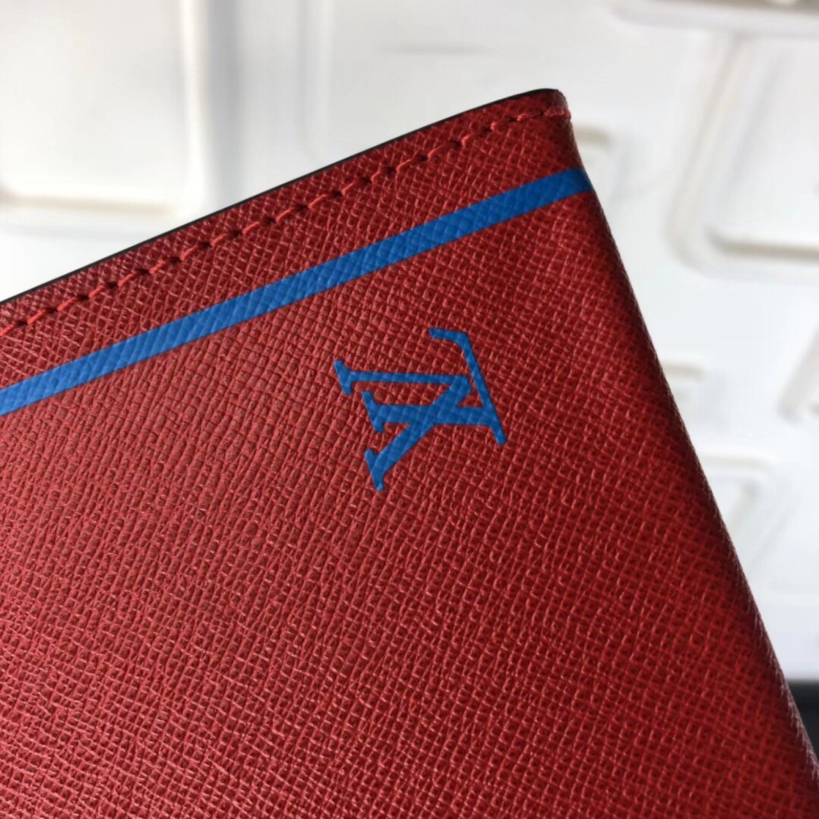 LV POCHETTE VOYAGE M30577