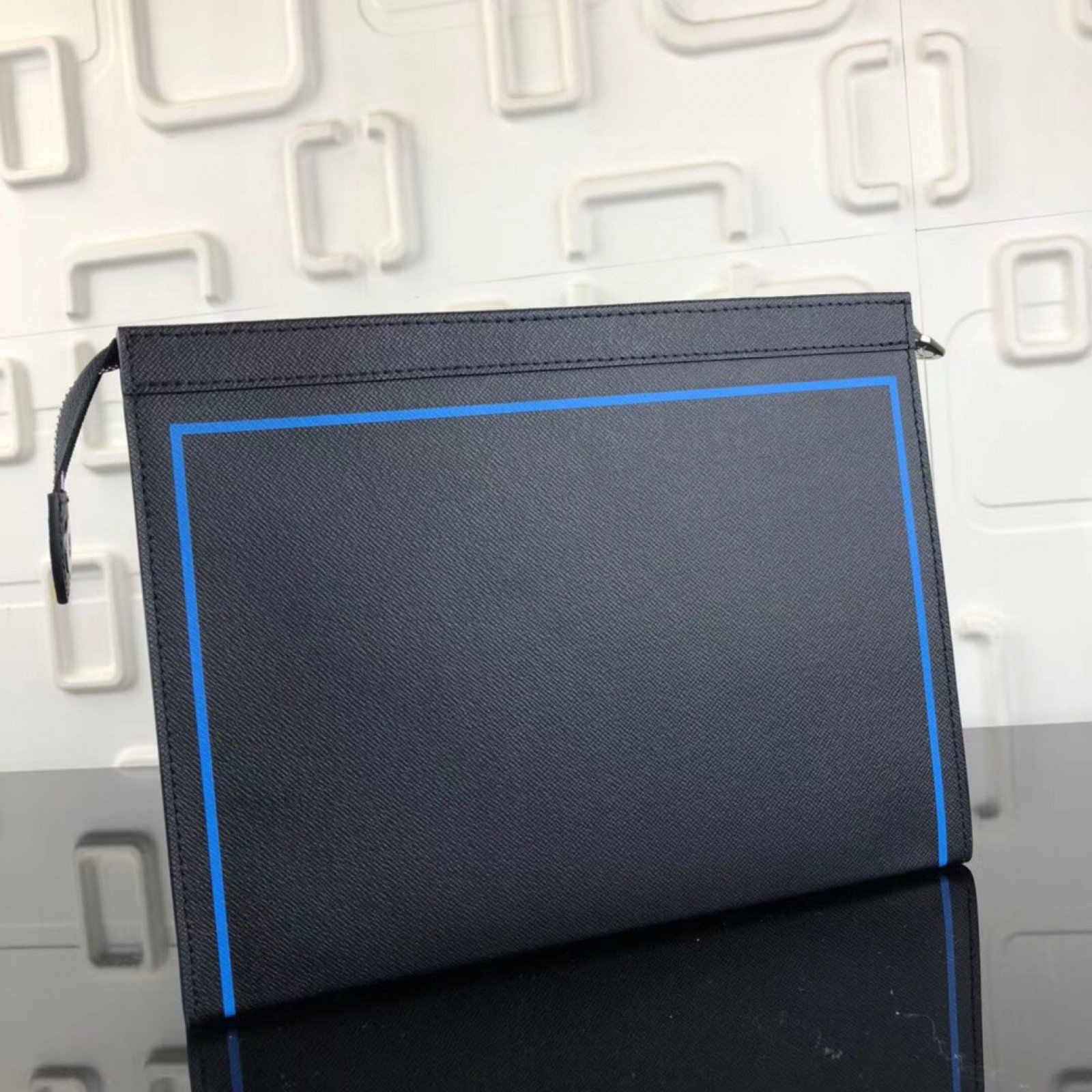 LV POCHETTE VOYAGE M30577