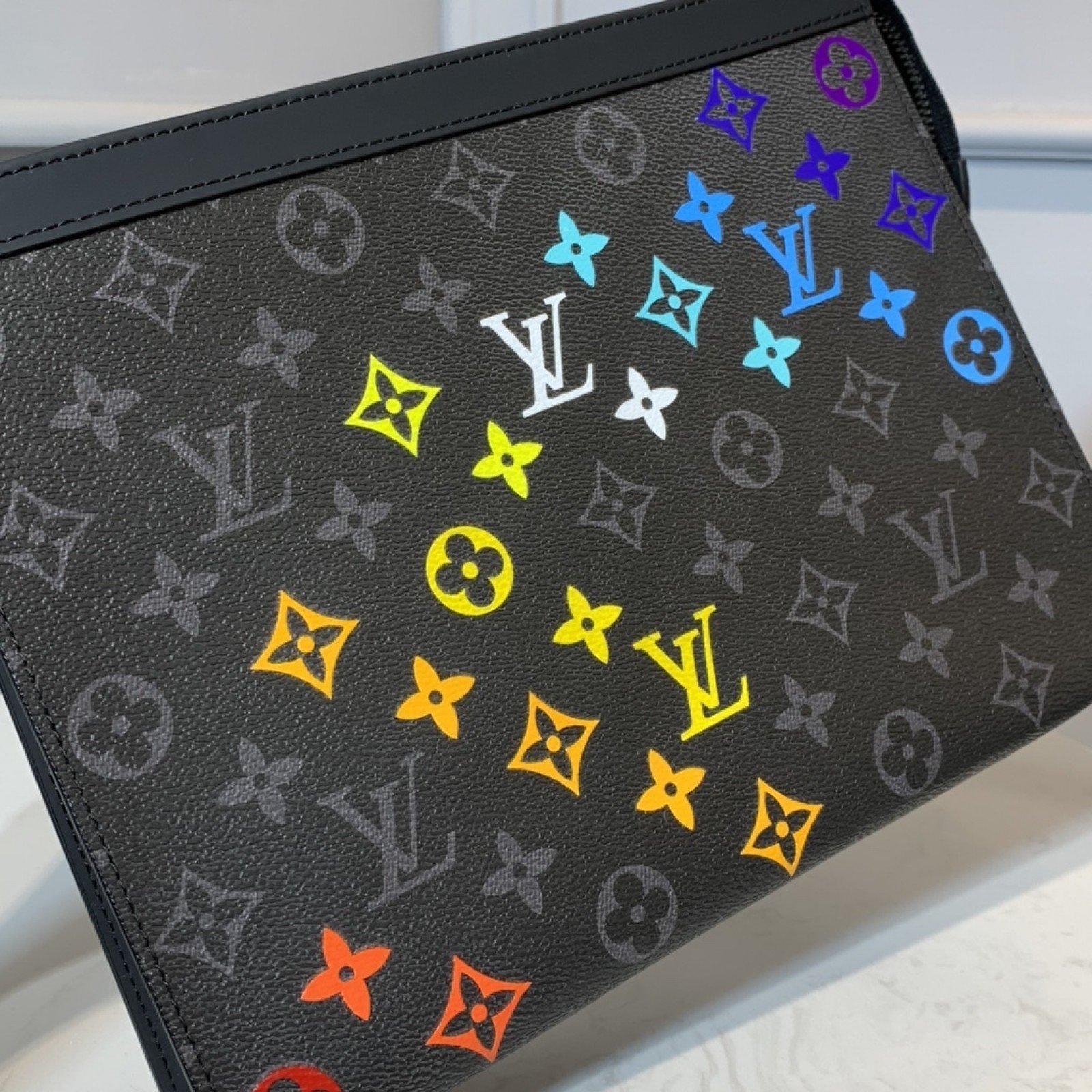 LV POCHETTE VOYAGE M61692CH