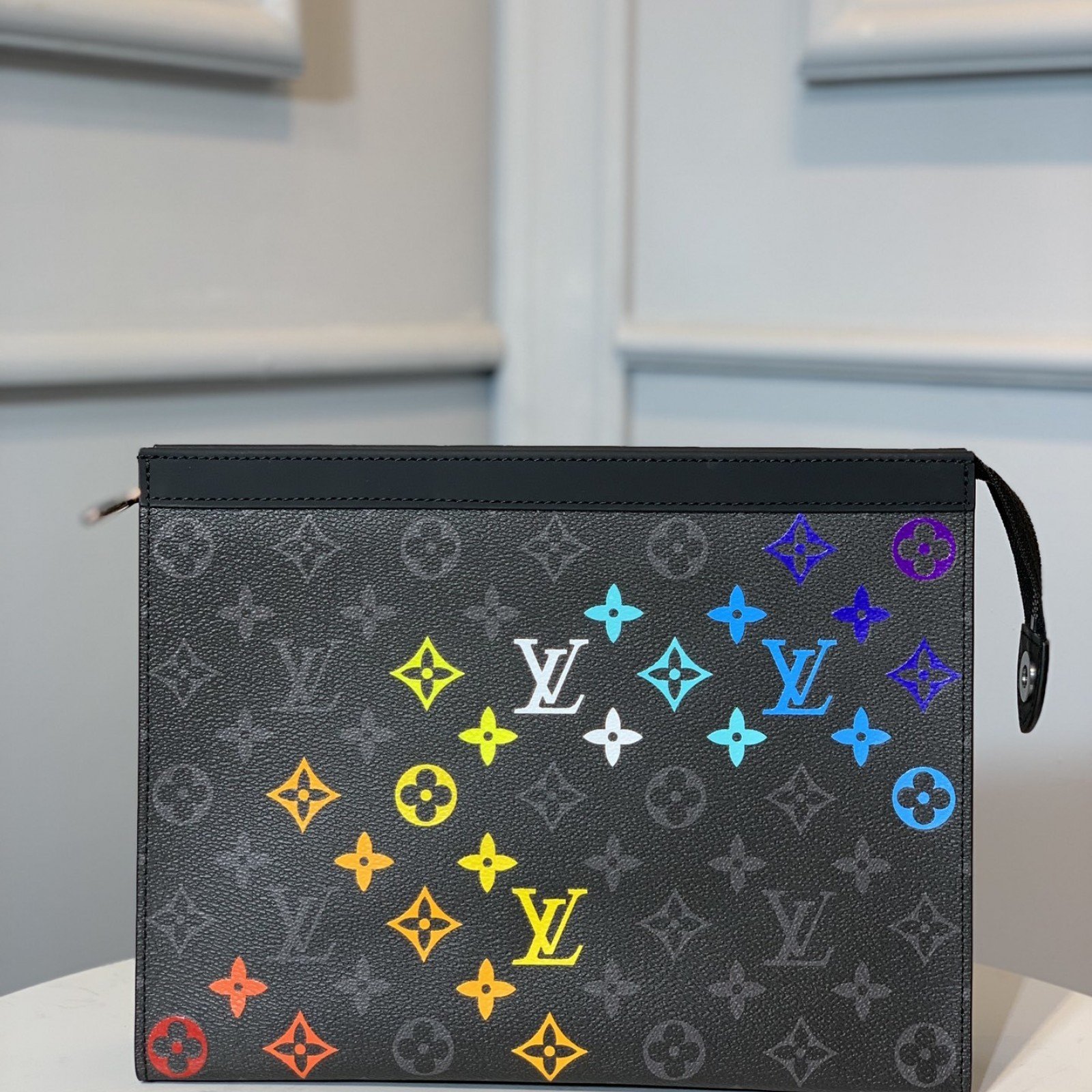LV POCHETTE VOYAGE M61692CH