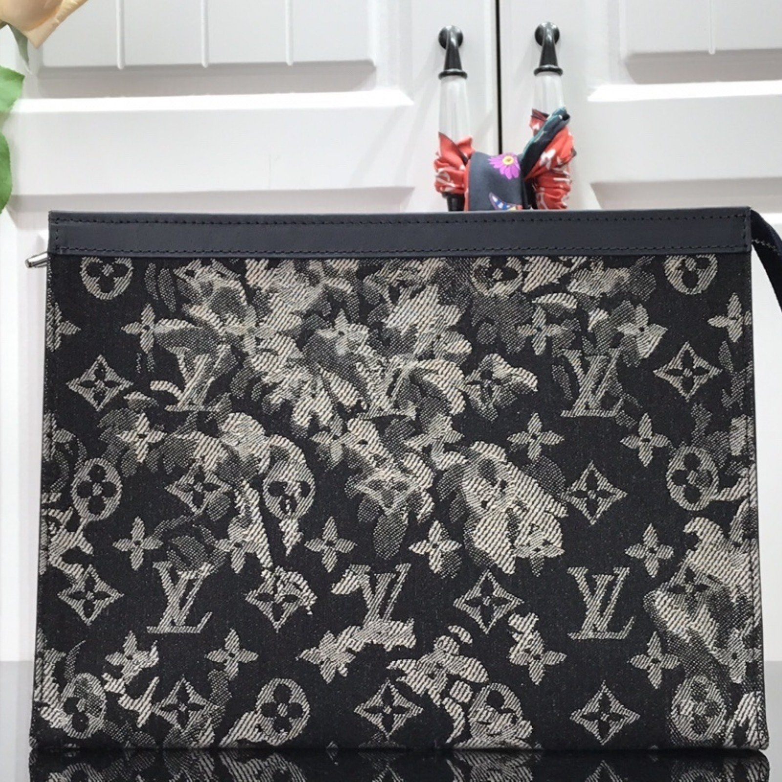 LV POCHETTE VOYAGE M80034
