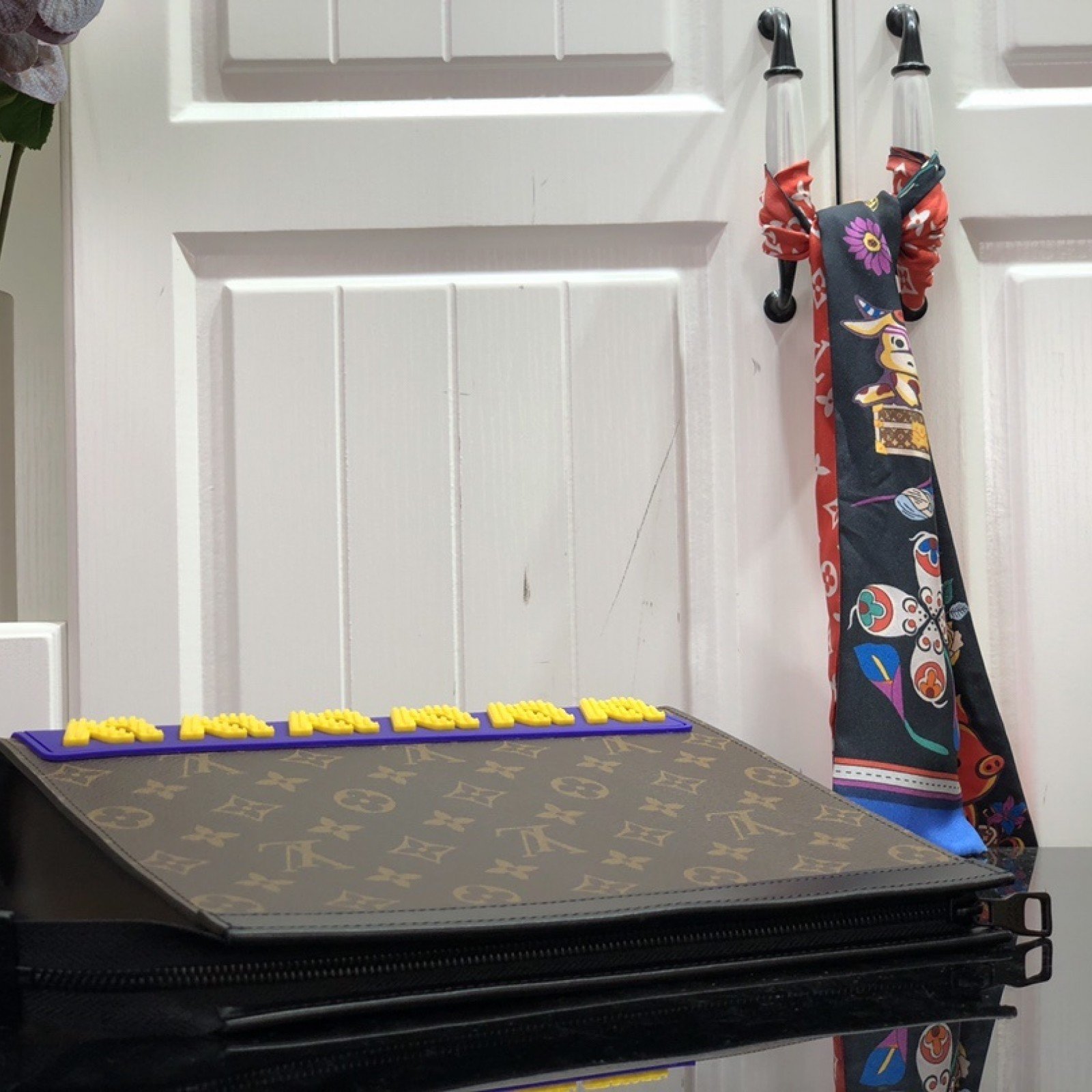 LV POCHETTE VOYAGE M80792