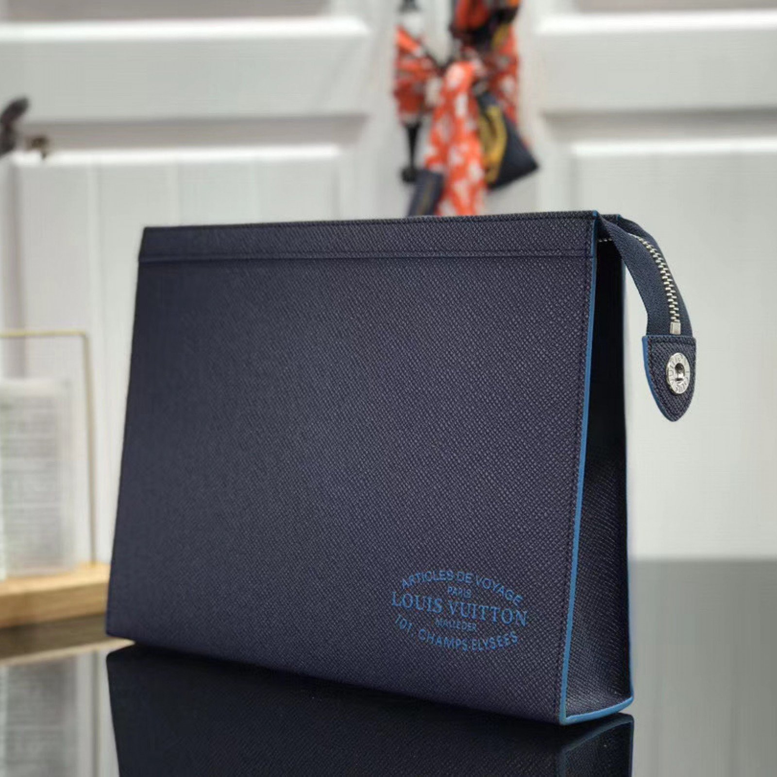 LV POCHETTE VOYAGE MM M30395