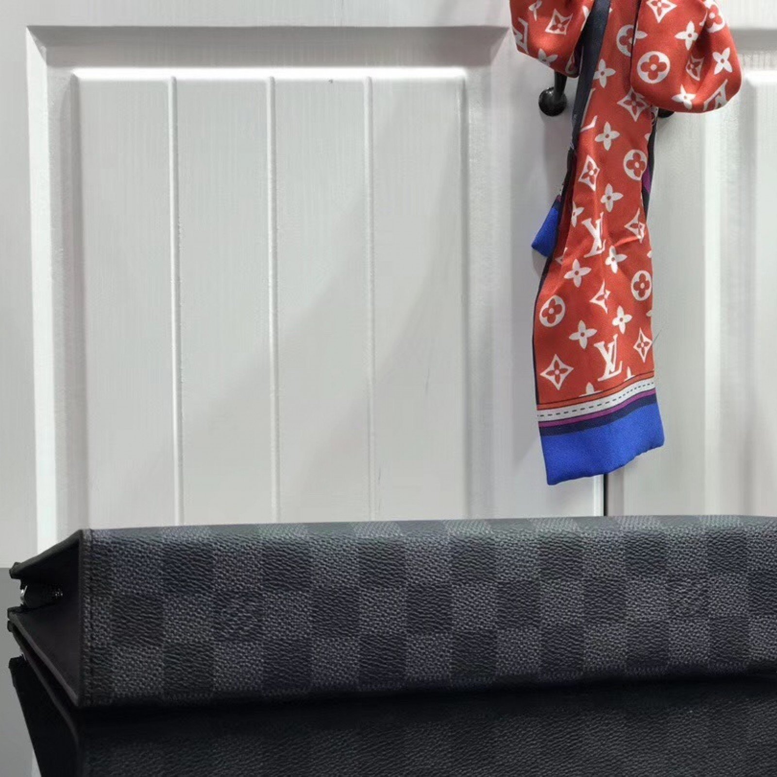 LV POCHETTE VOYAGE MM M41696