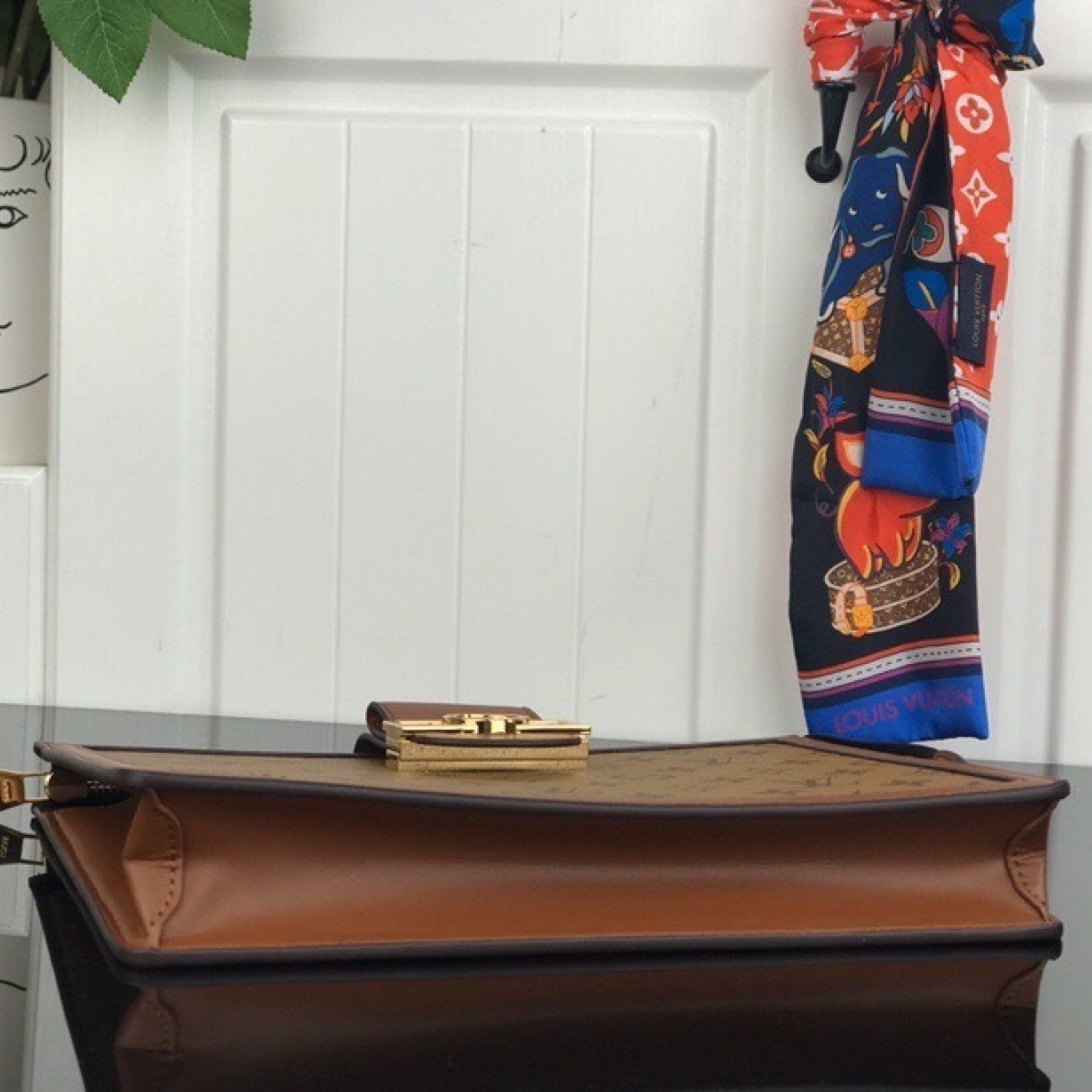 LV POCHETTE VOYAGE MM M44178