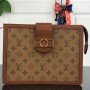 LV POCHETTE VOYAGE MM M44178