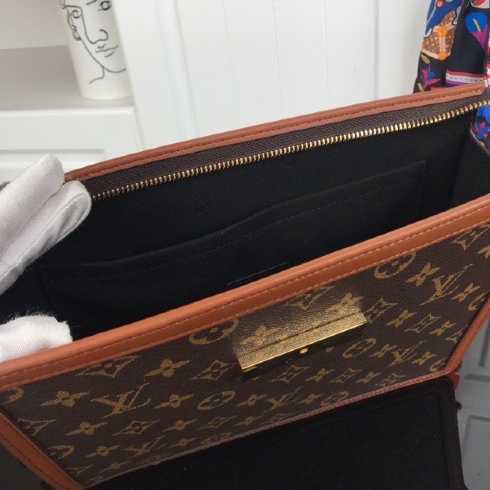 LV POCHETTE VOYAGE MM M44178