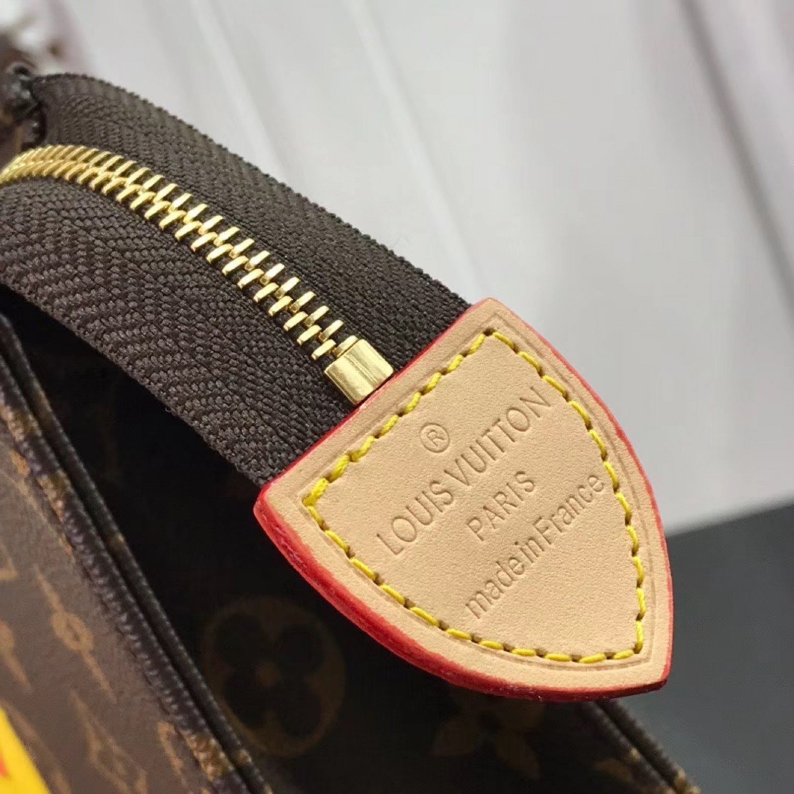 LV POCHETTE VOYAGE MM M47542KQ