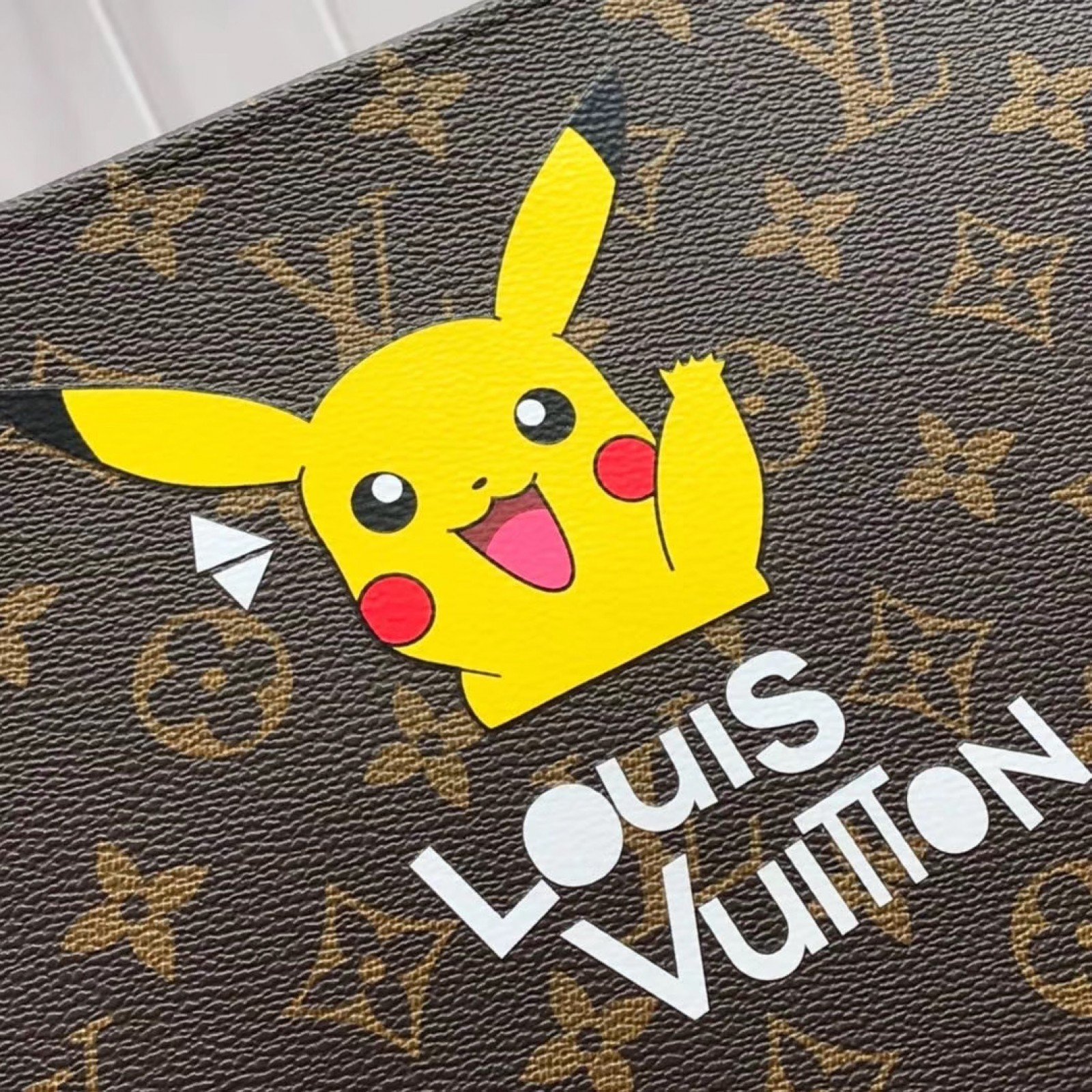 LV POCHETTE VOYAGE MM M47542KQ