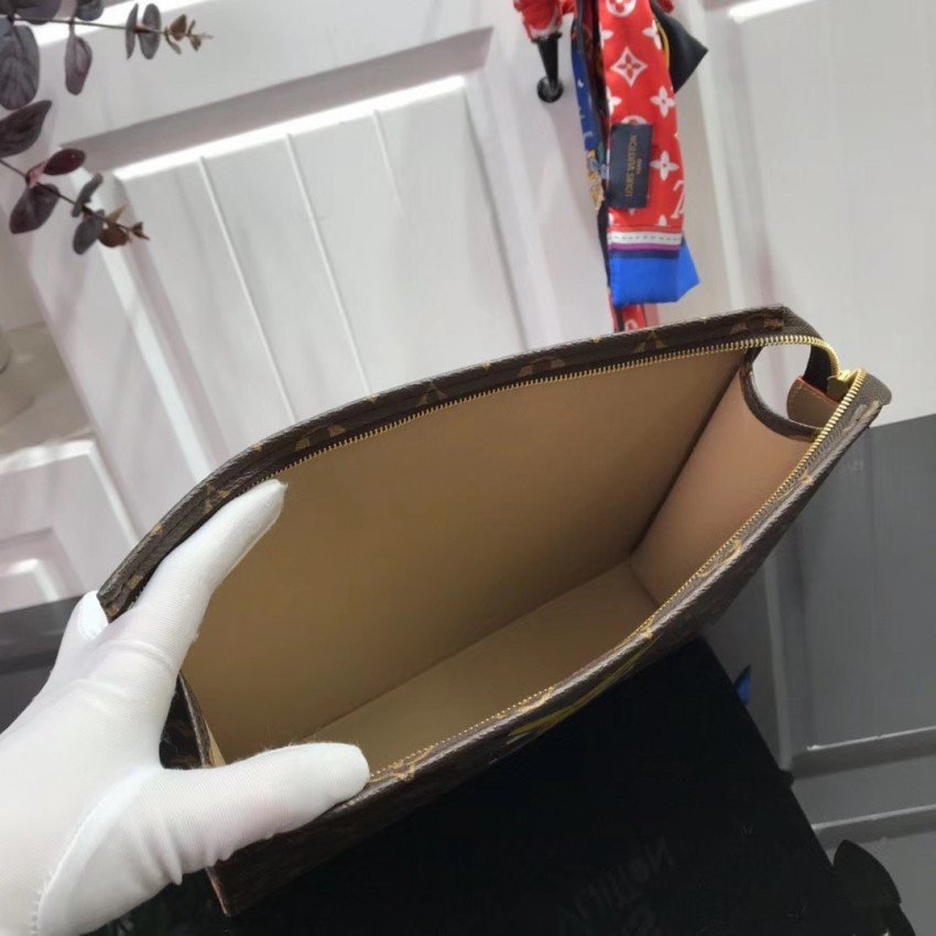 LV POCHETTE VOYAGE MM M47542KQ