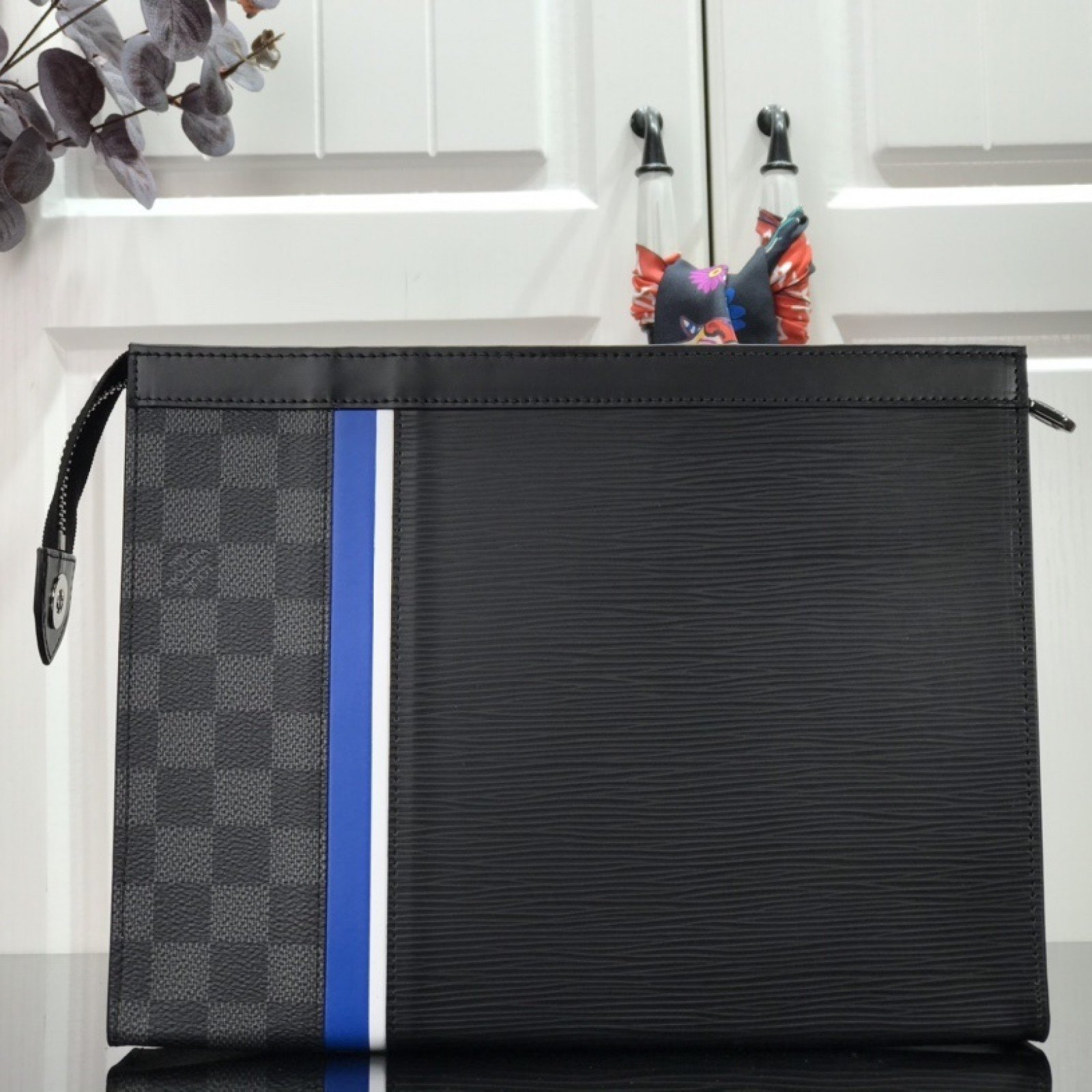 LV POCHETTE VOYAGE MM M56827