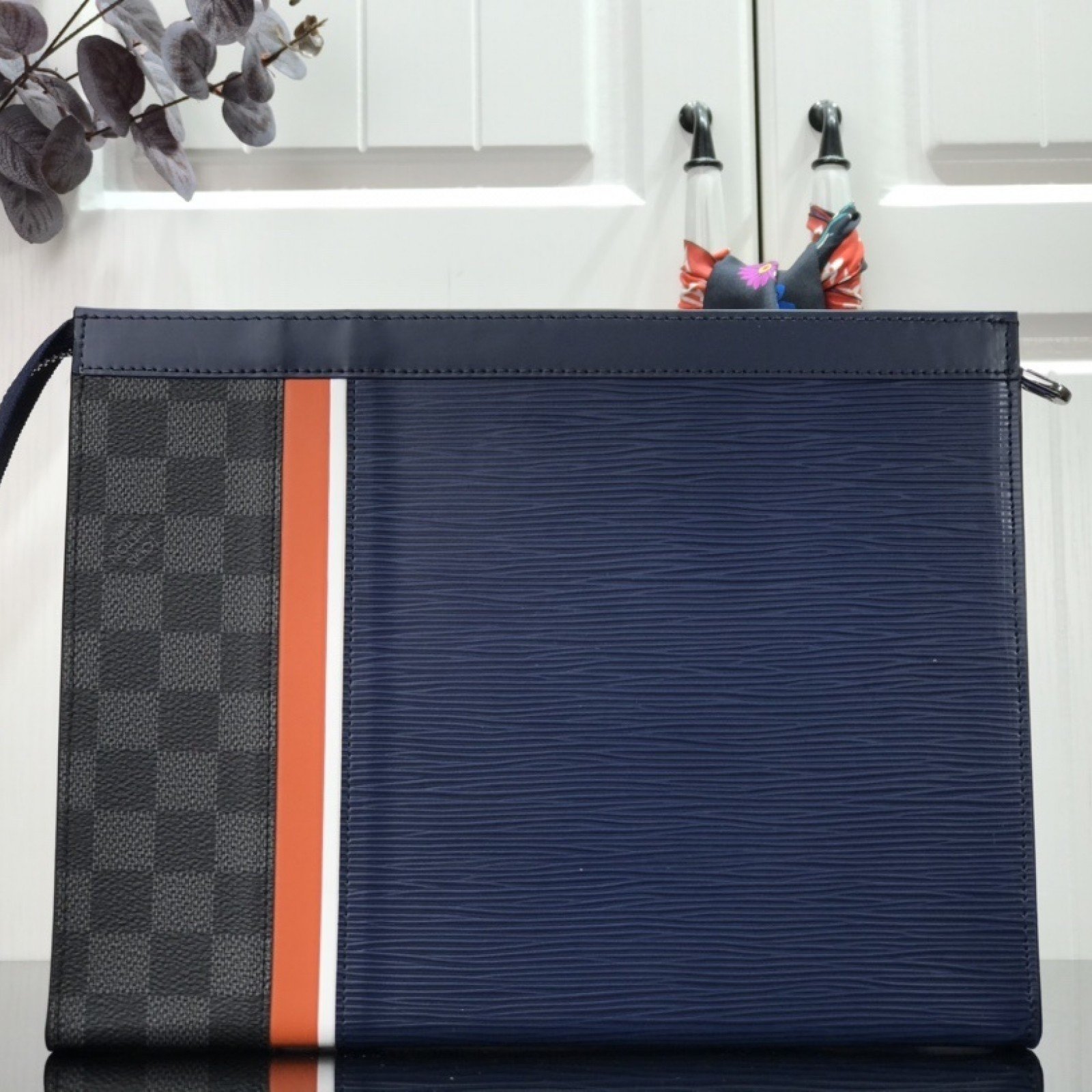 LV POCHETTE VOYAGE MM M56827