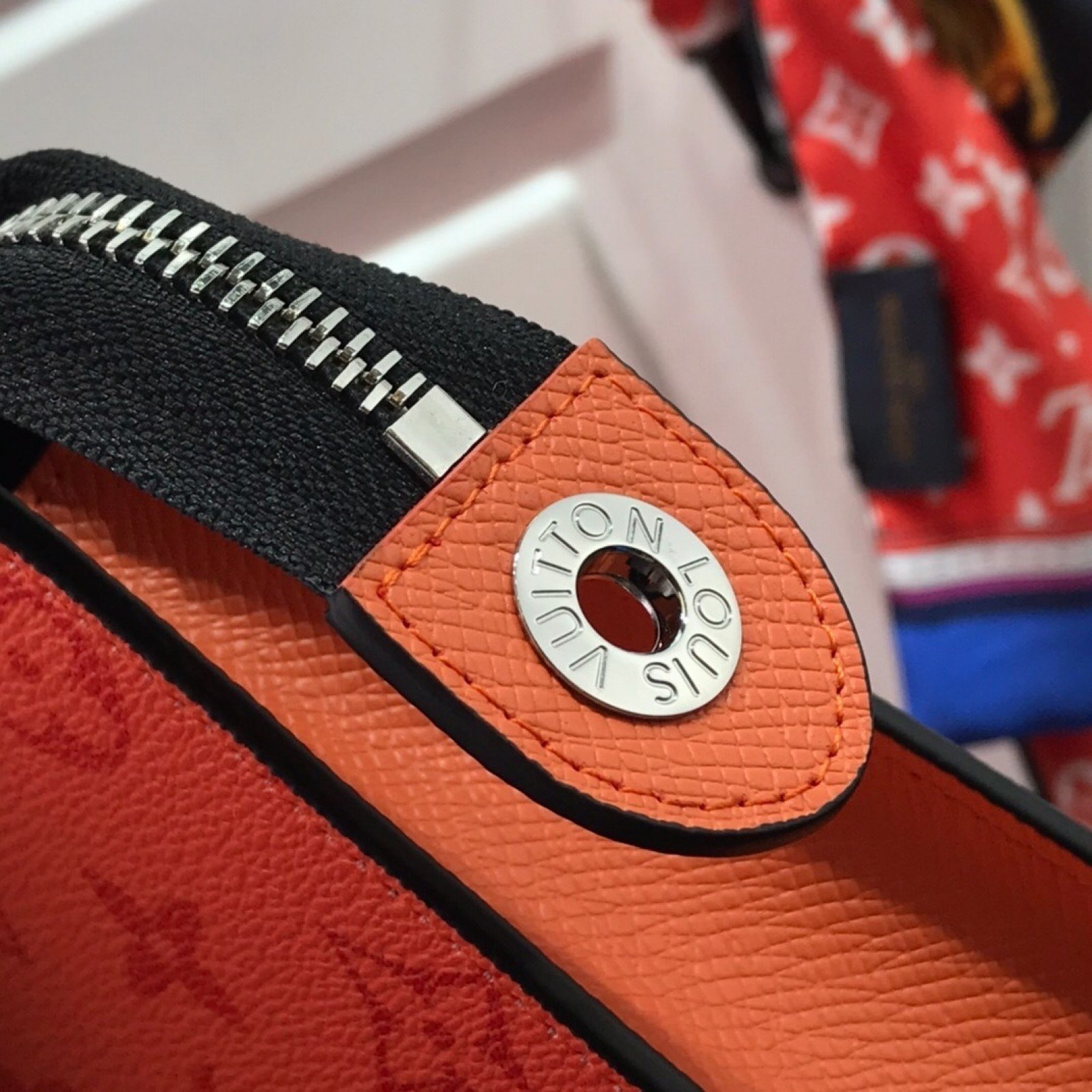 LV POCHETTE VOYAGE MM M61692LC
