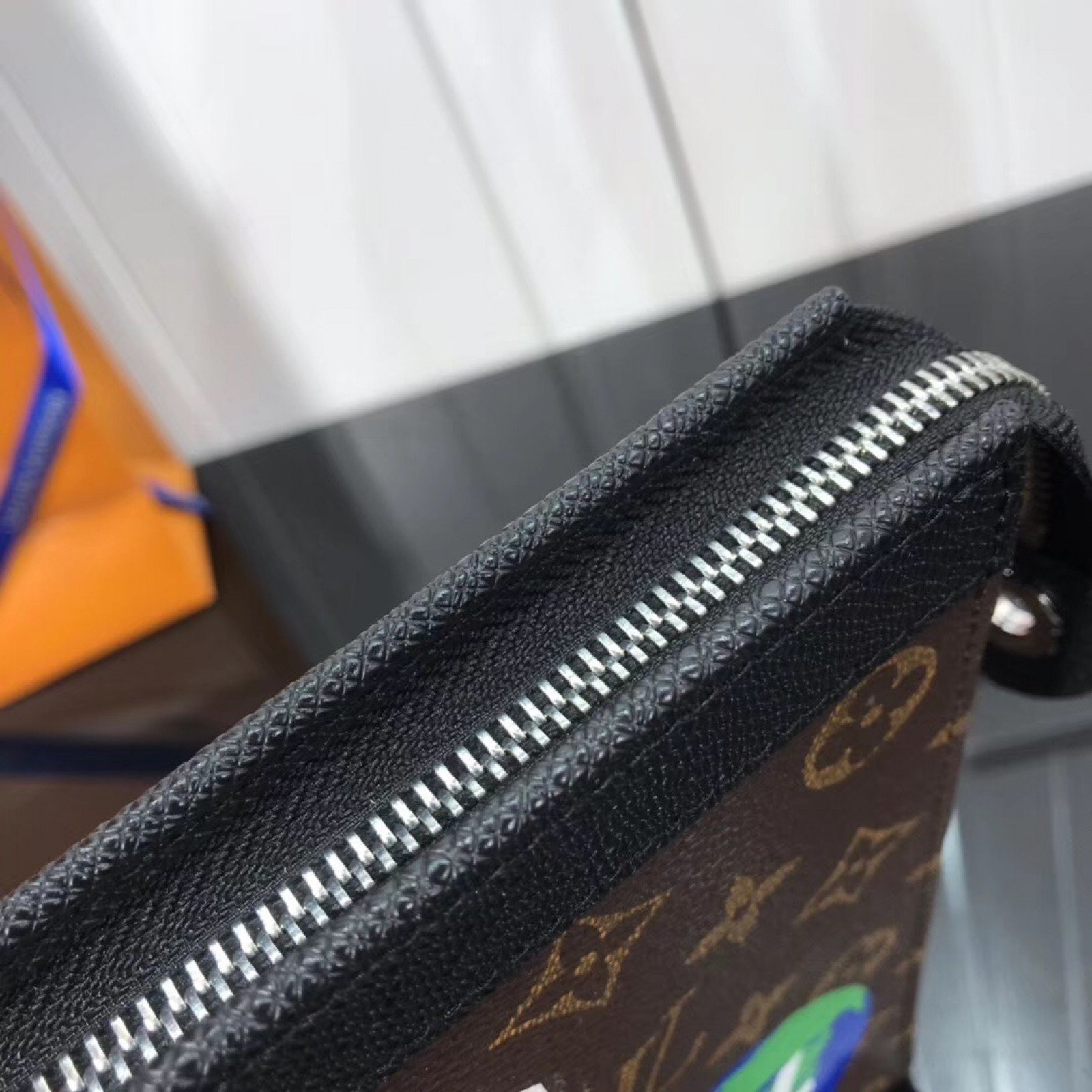 LV POCHETTE VOYAGE MM M61692TH