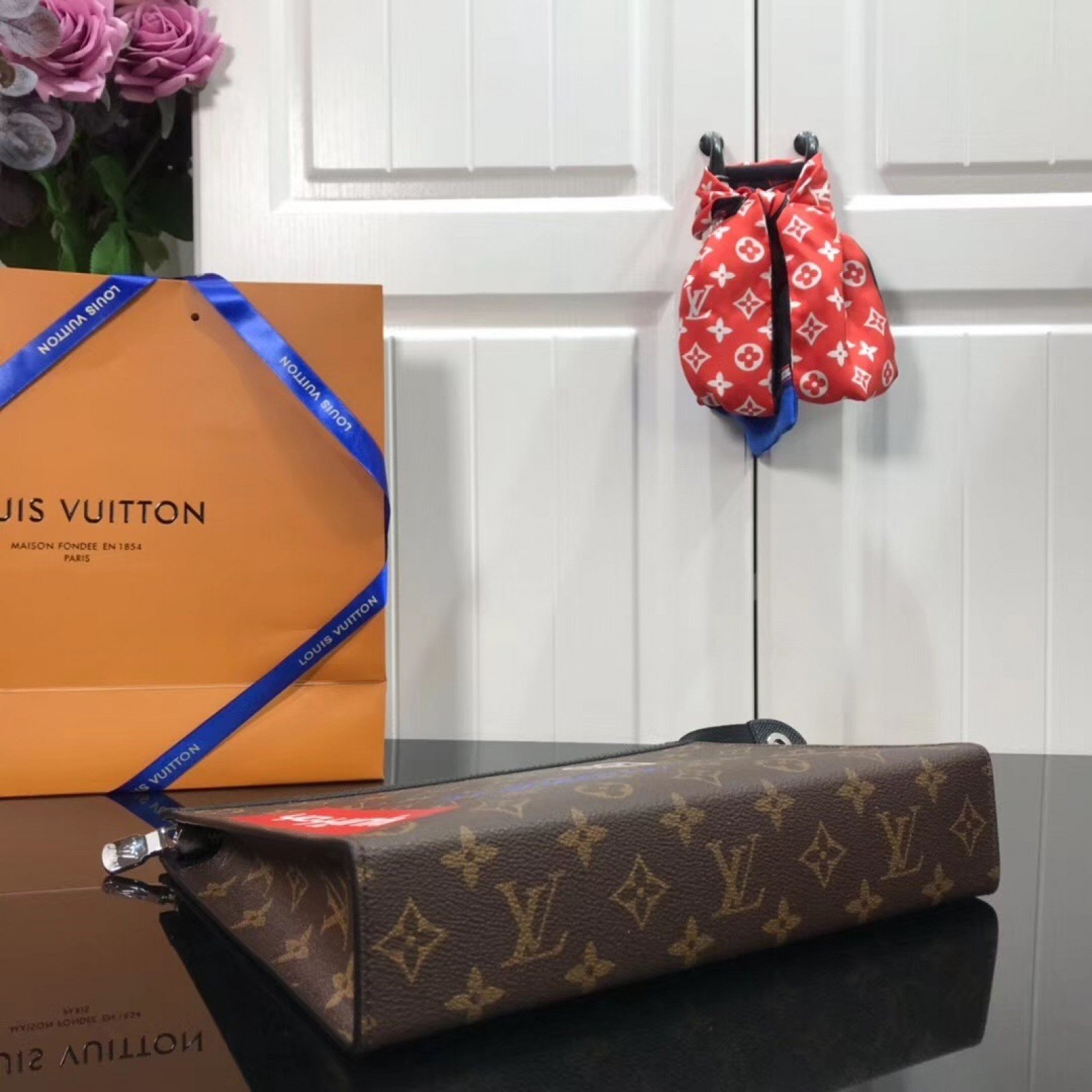 LV POCHETTE VOYAGE MM M61692TH