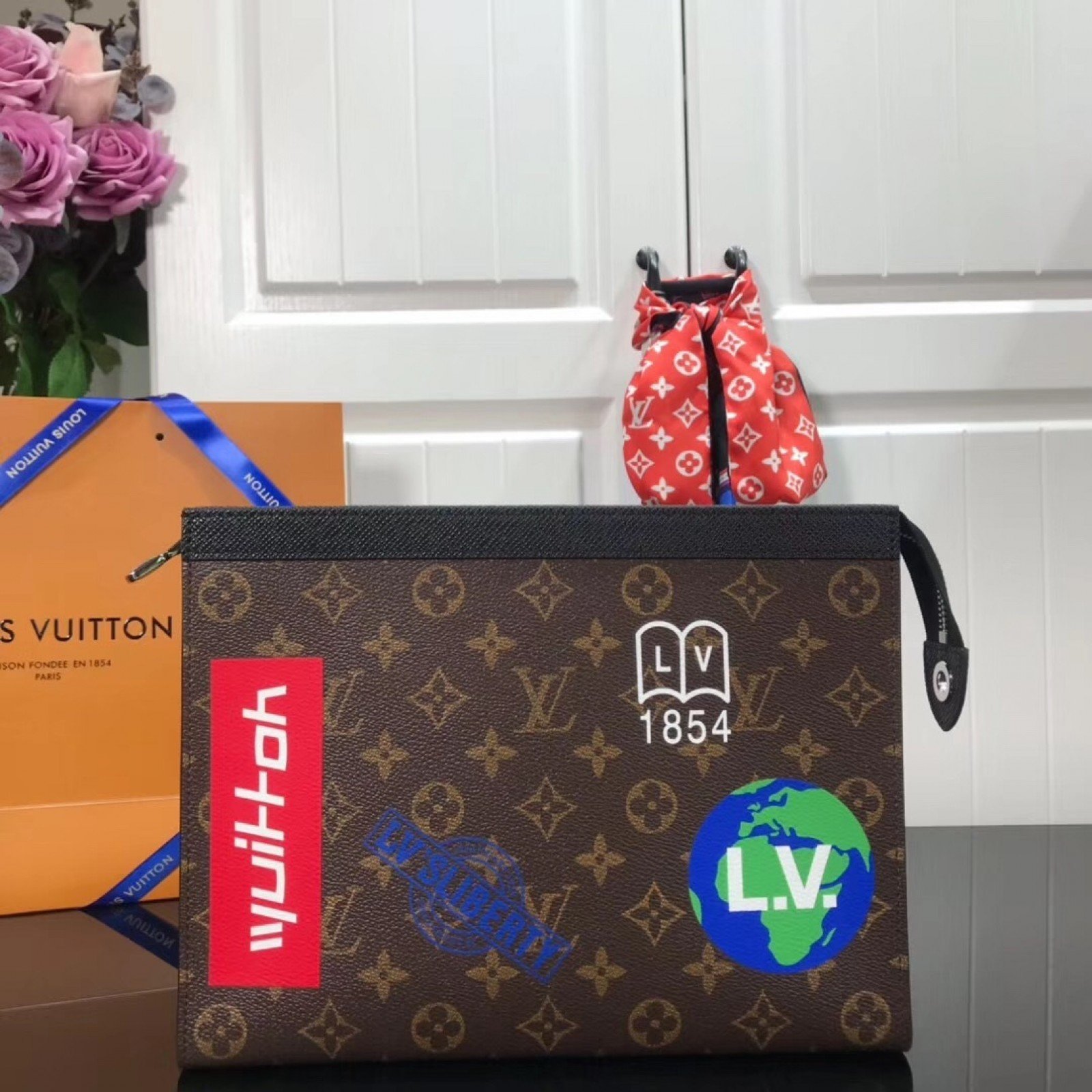 LV POCHETTE VOYAGE MM M61692TH