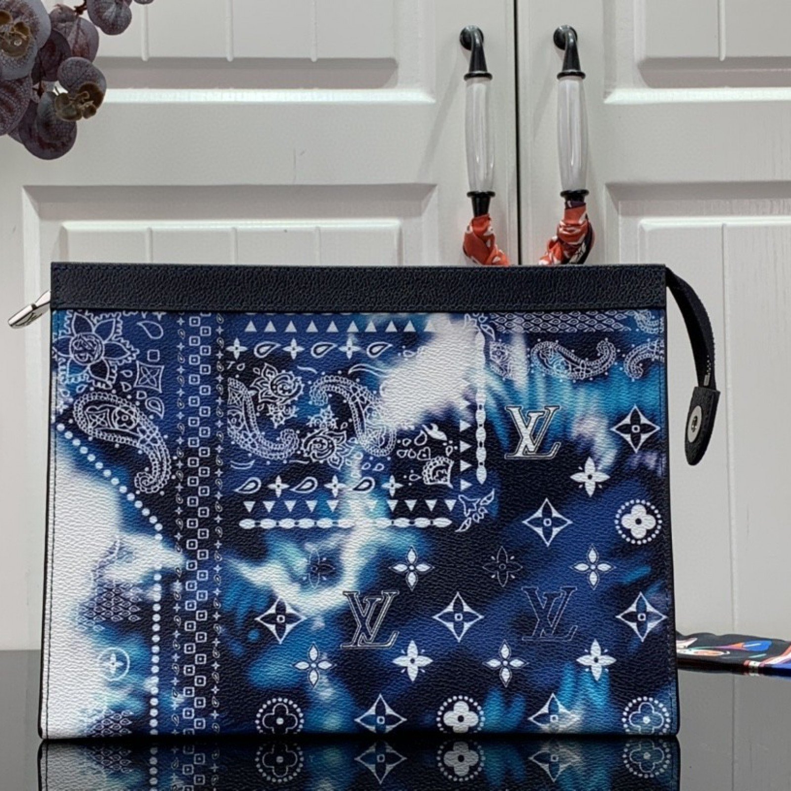 LV POCHETTE VOYAGE MM M81442