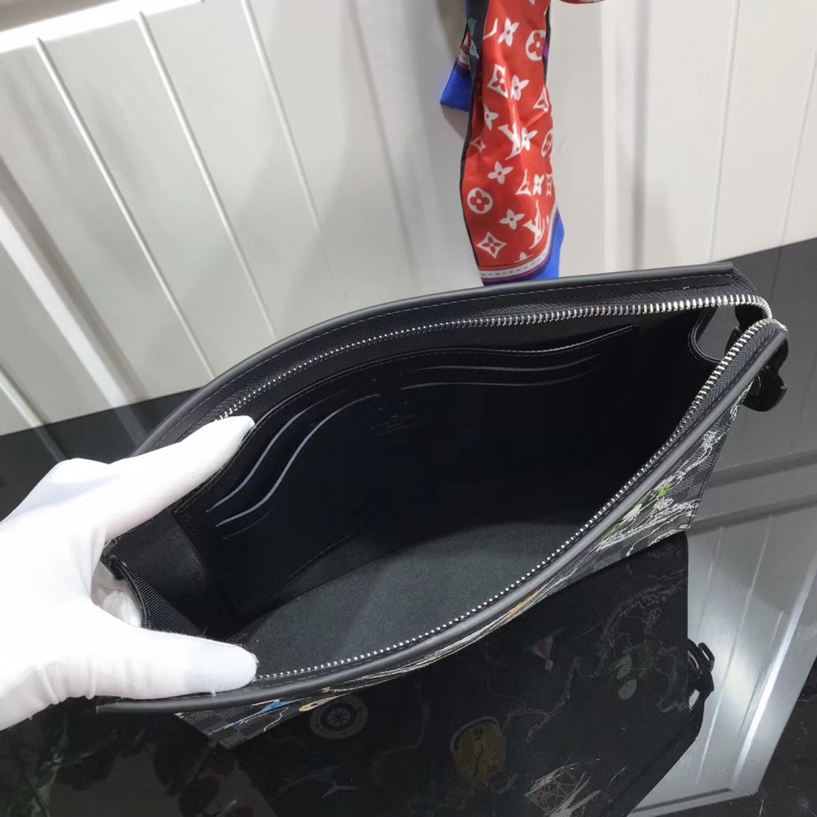 LV POCHETTE VOYAGE MM N41696
