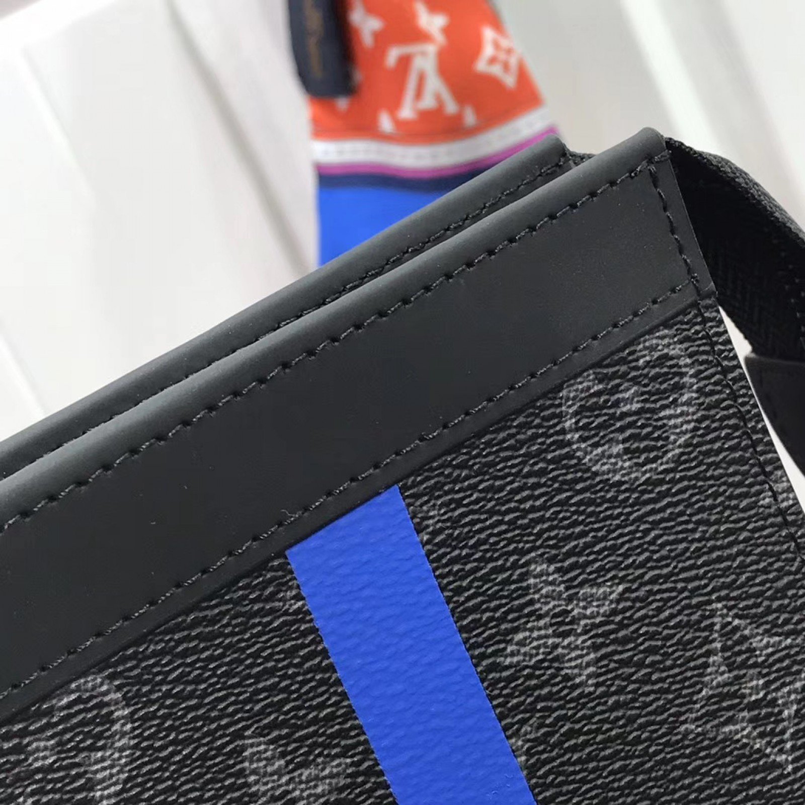 LV POCHETTE VOYAGE MM N64444