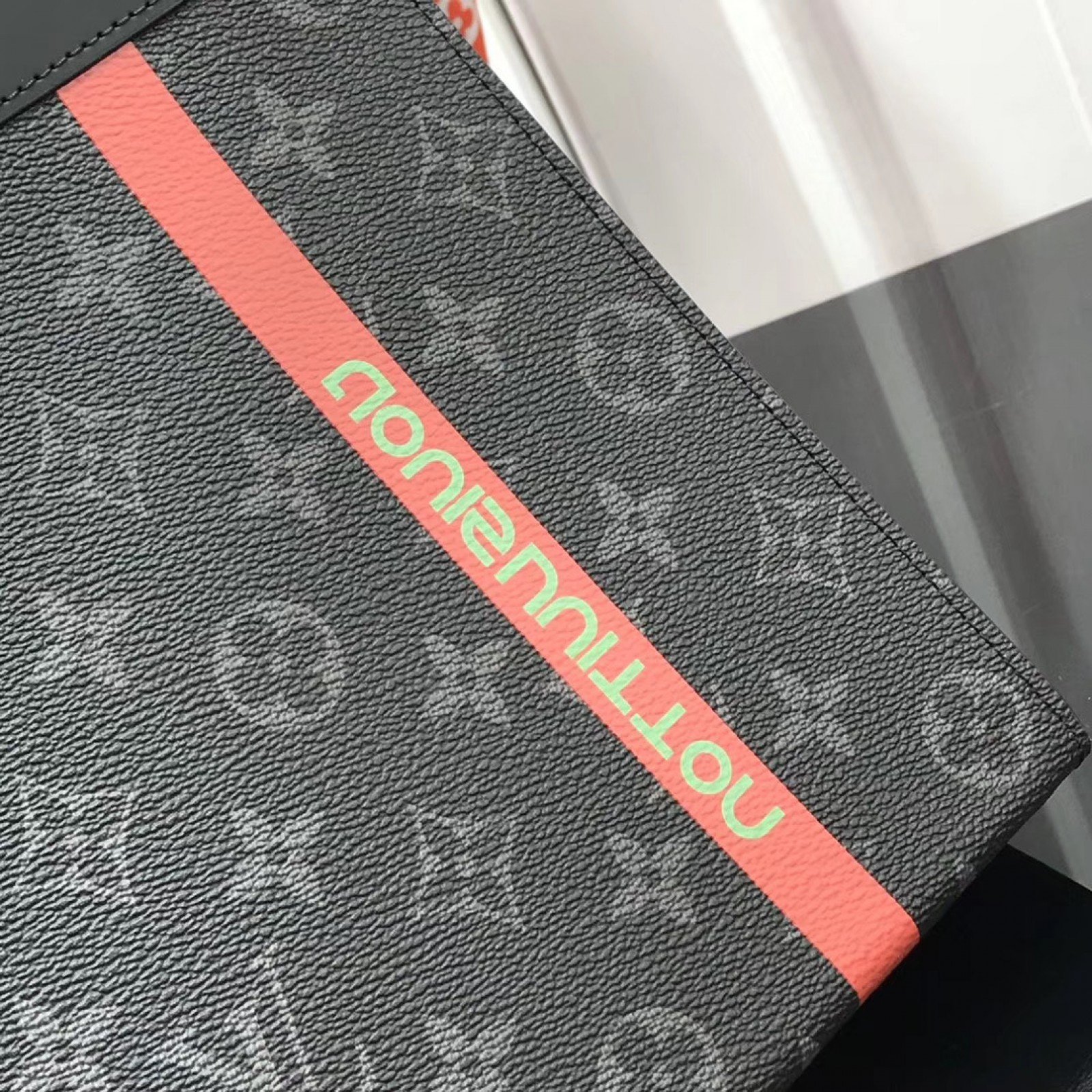 LV POCHETTE VOYAGE MM N64444