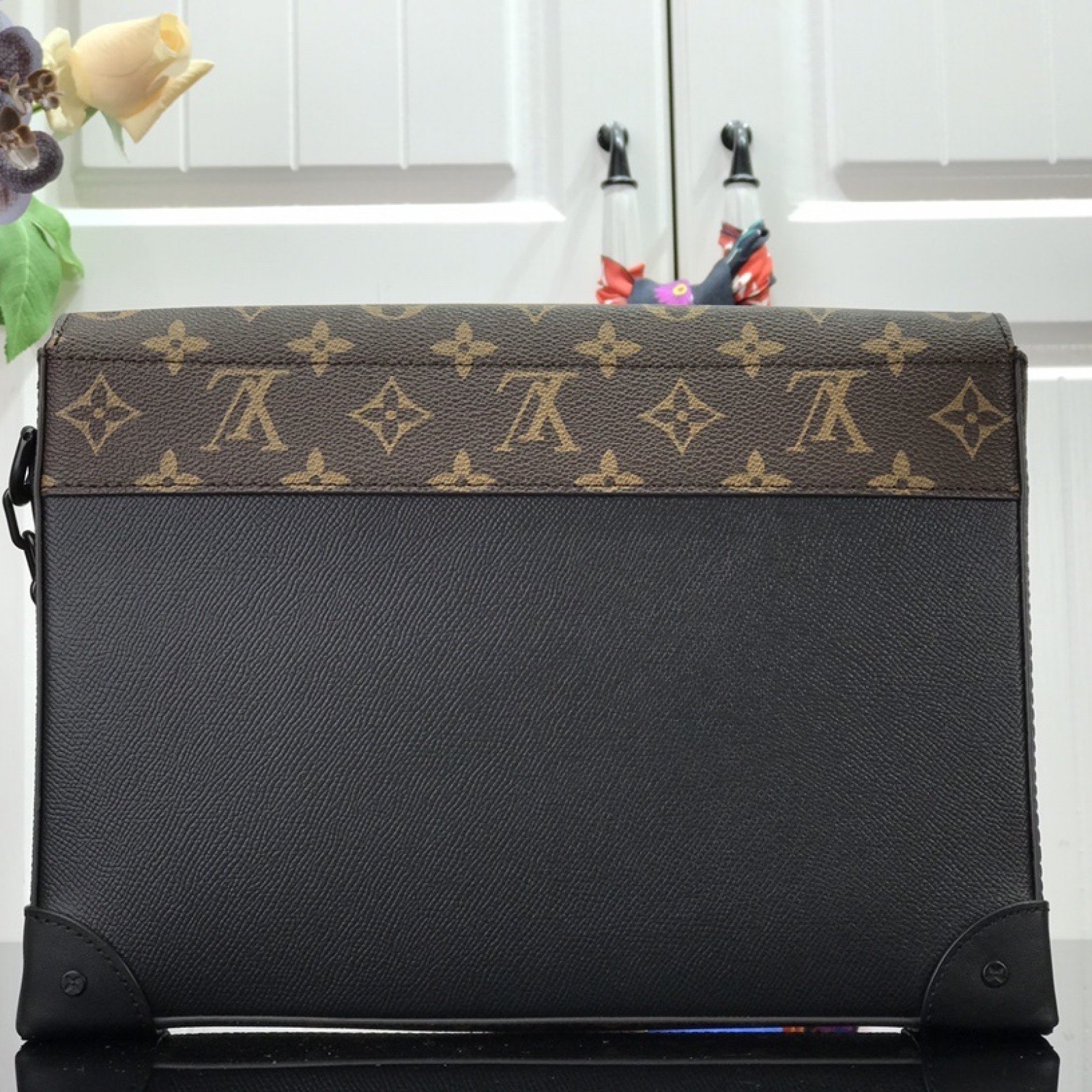 LV POCHETTE VOYAGE STEAMER M30583