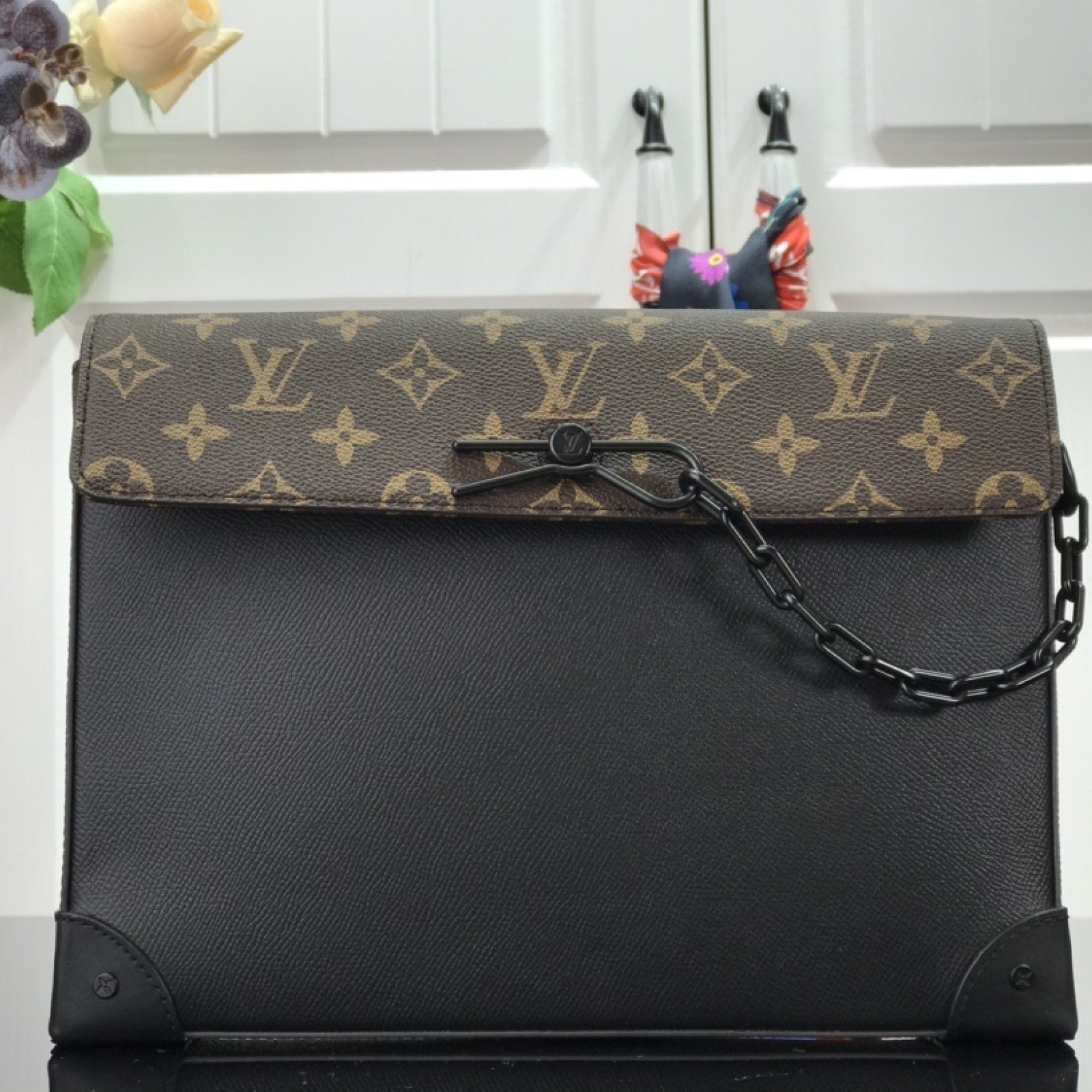 LV POCHETTE VOYAGE STEAMER M30583