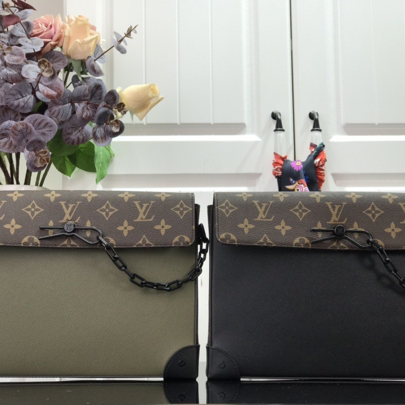 LV POCHETTE VOYAGE STEAMER M30583