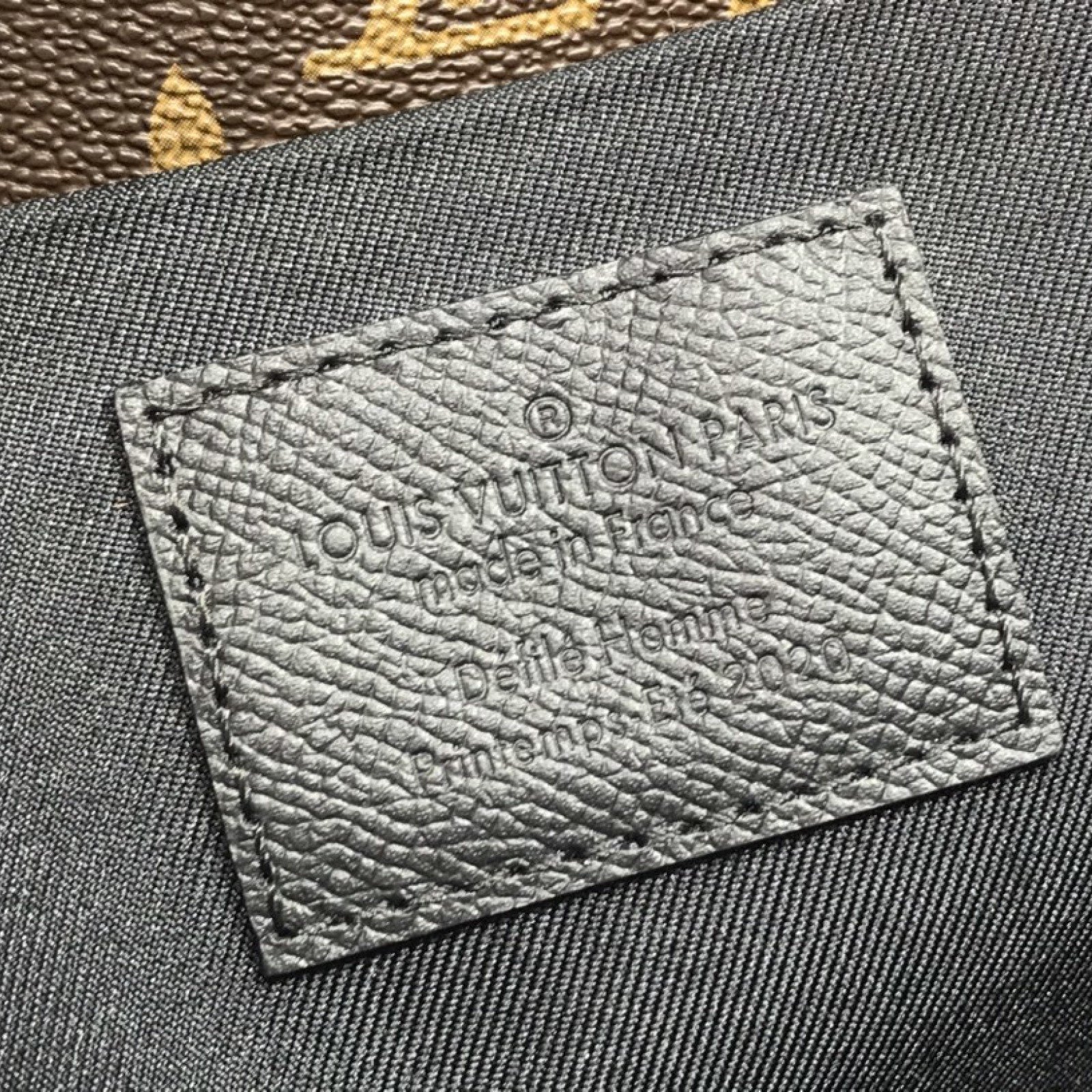 LV POCHETTE VOYAGE STEAMER M30583