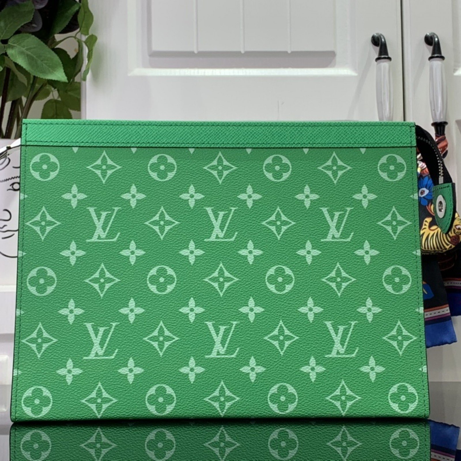 LV POCHETTE VOYAGE m61692