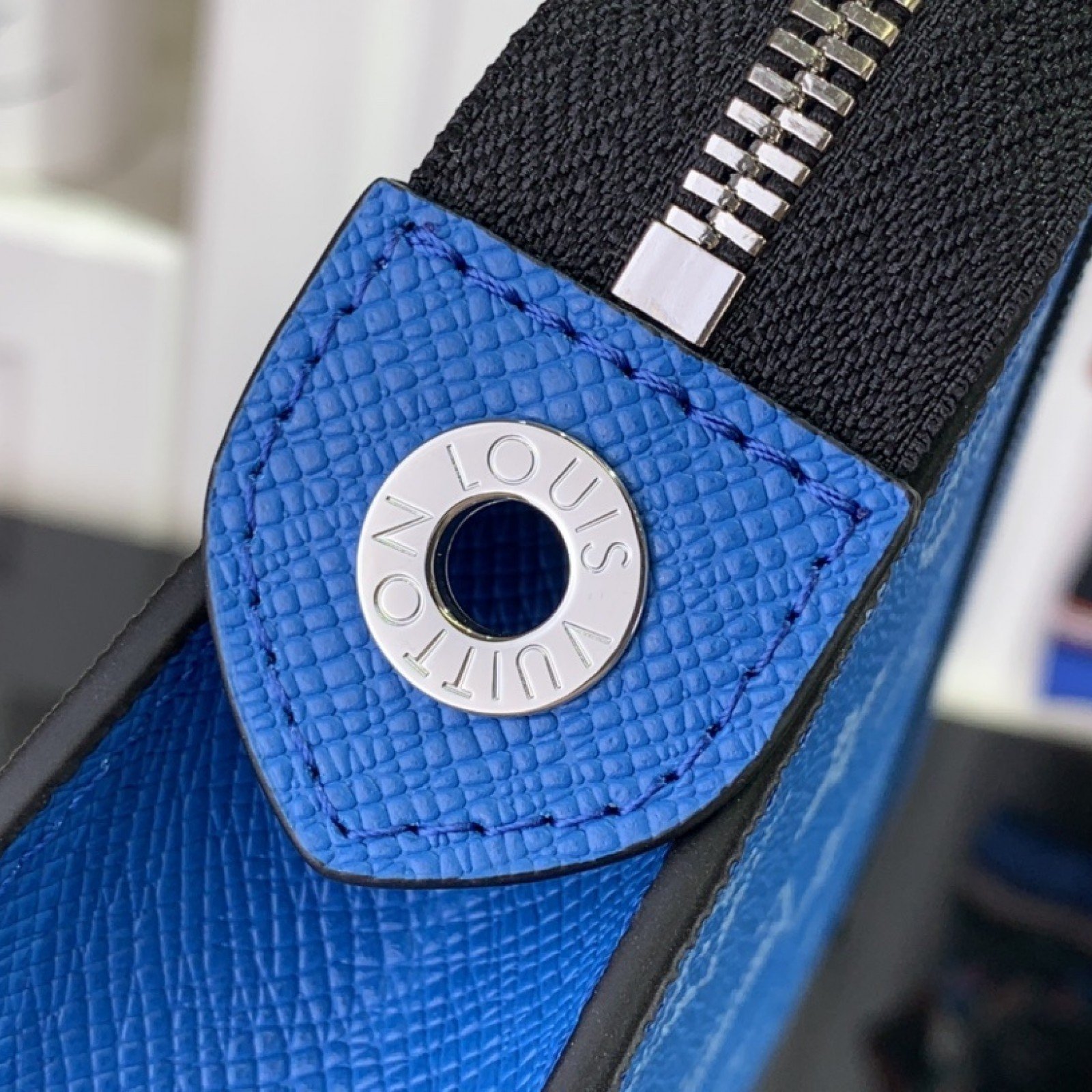 LV POCHETTE VOYAGE m61692