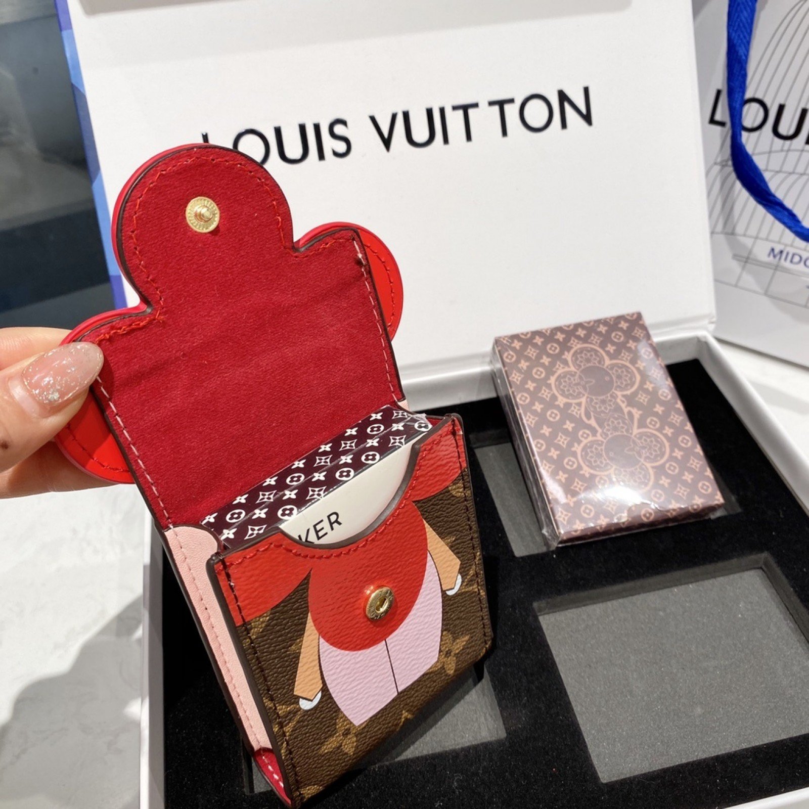 LV POKER 130104P