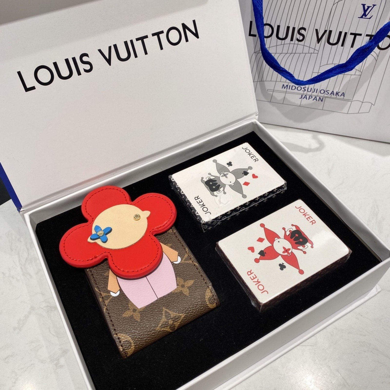 LV POKER 130104P
