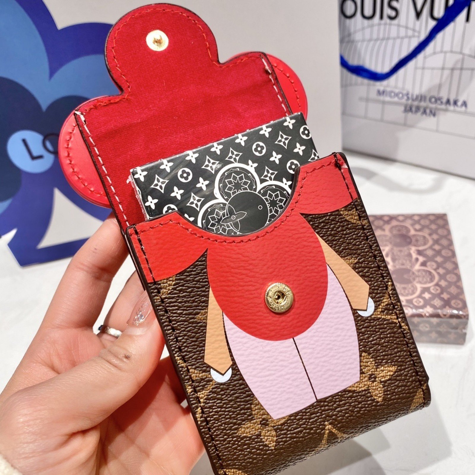 LV POKER 130104P