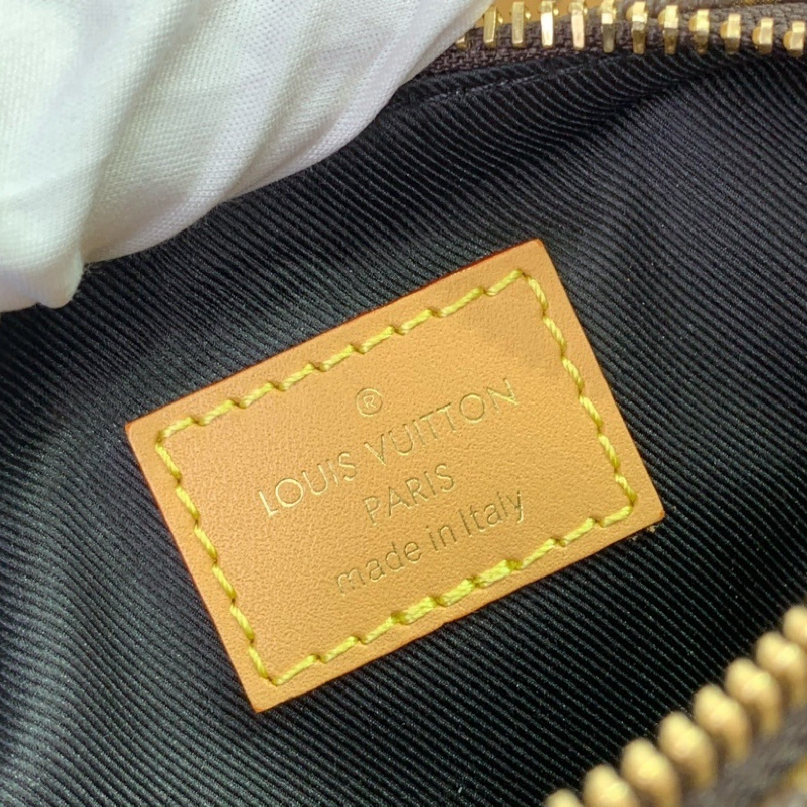 LV POOCH BAG M12617