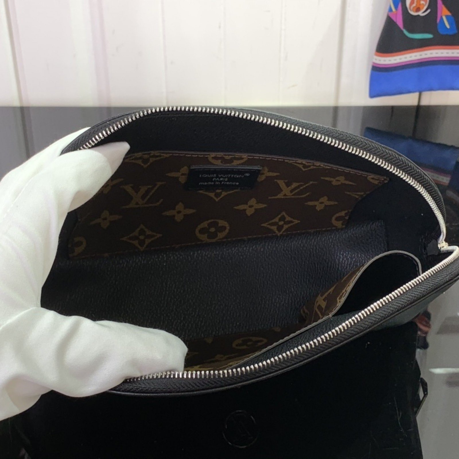 LV Pochette Cosmétique M15206