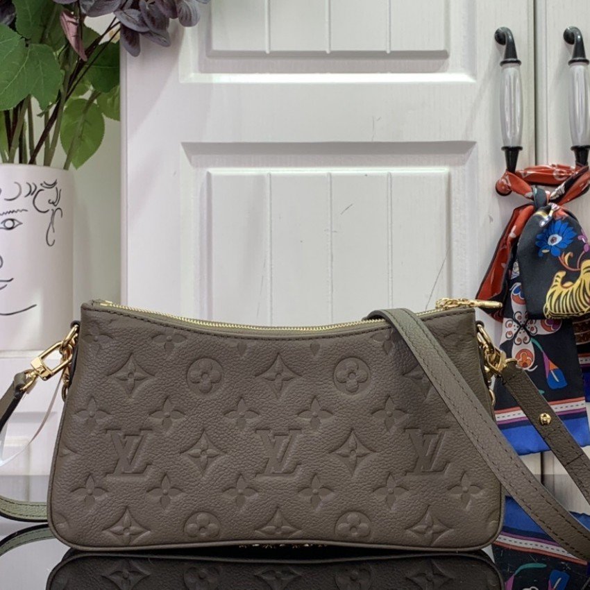 LV Pochette Liv  m25816