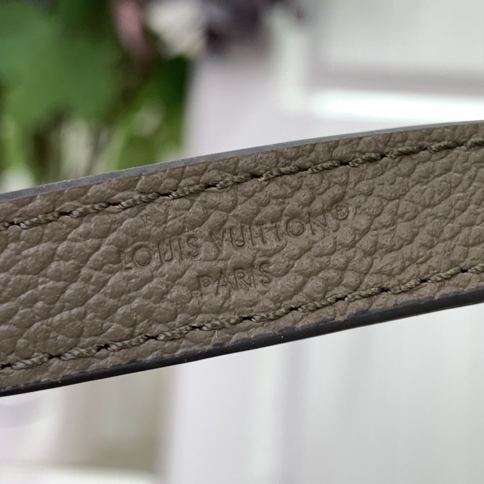 LV Pochette Metis East West m25910