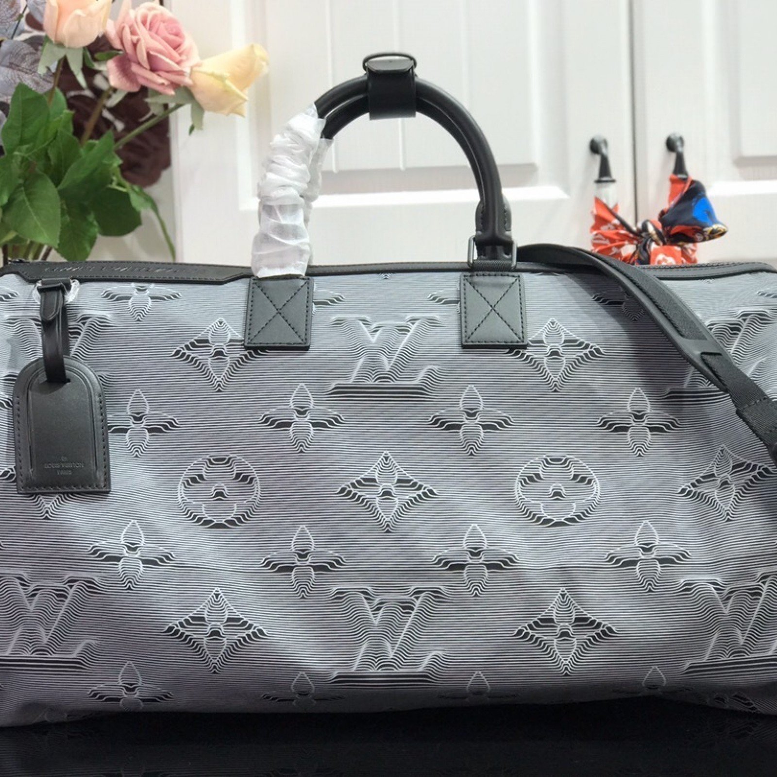 LV REVERSIBLE KEEPALL BANDOULIERE 50 M44939
