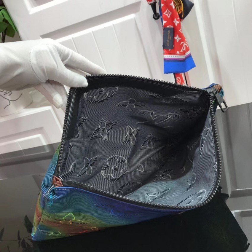 LV REVERSIBLE POUCH M68777