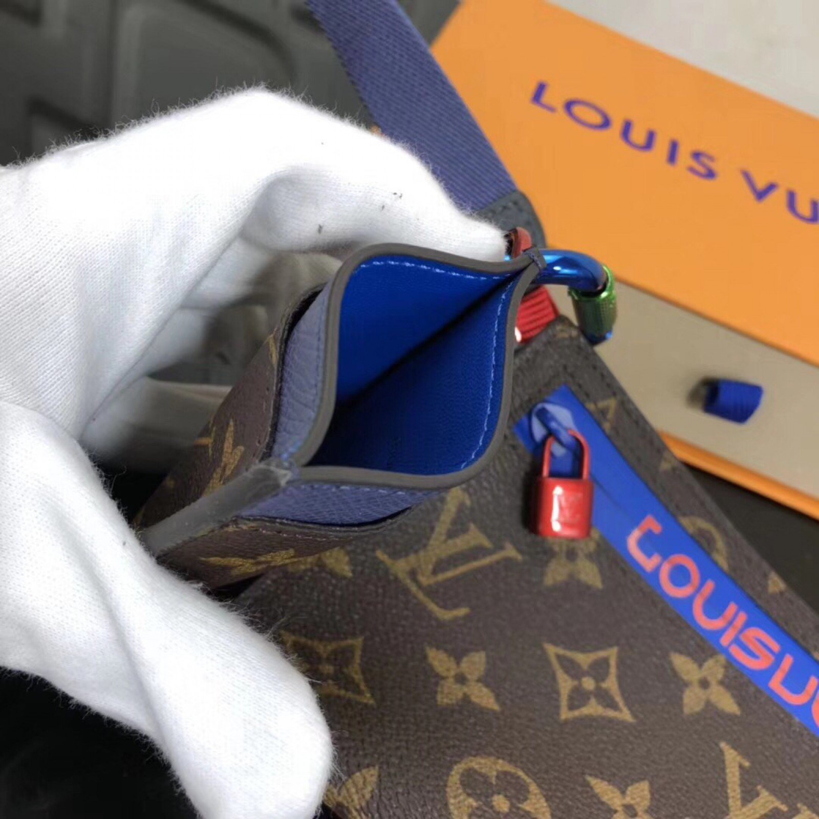 LV RIBBON  M63045