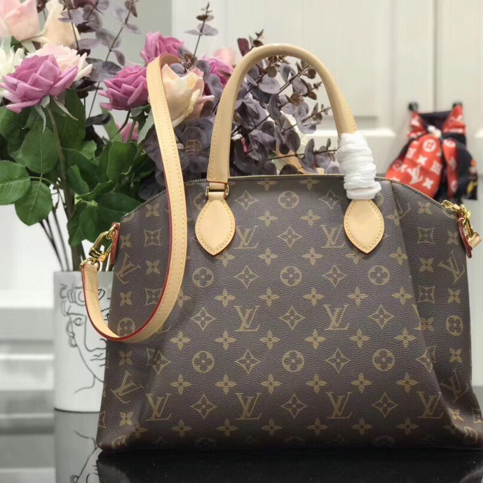 LV RIVOLI MM M44546