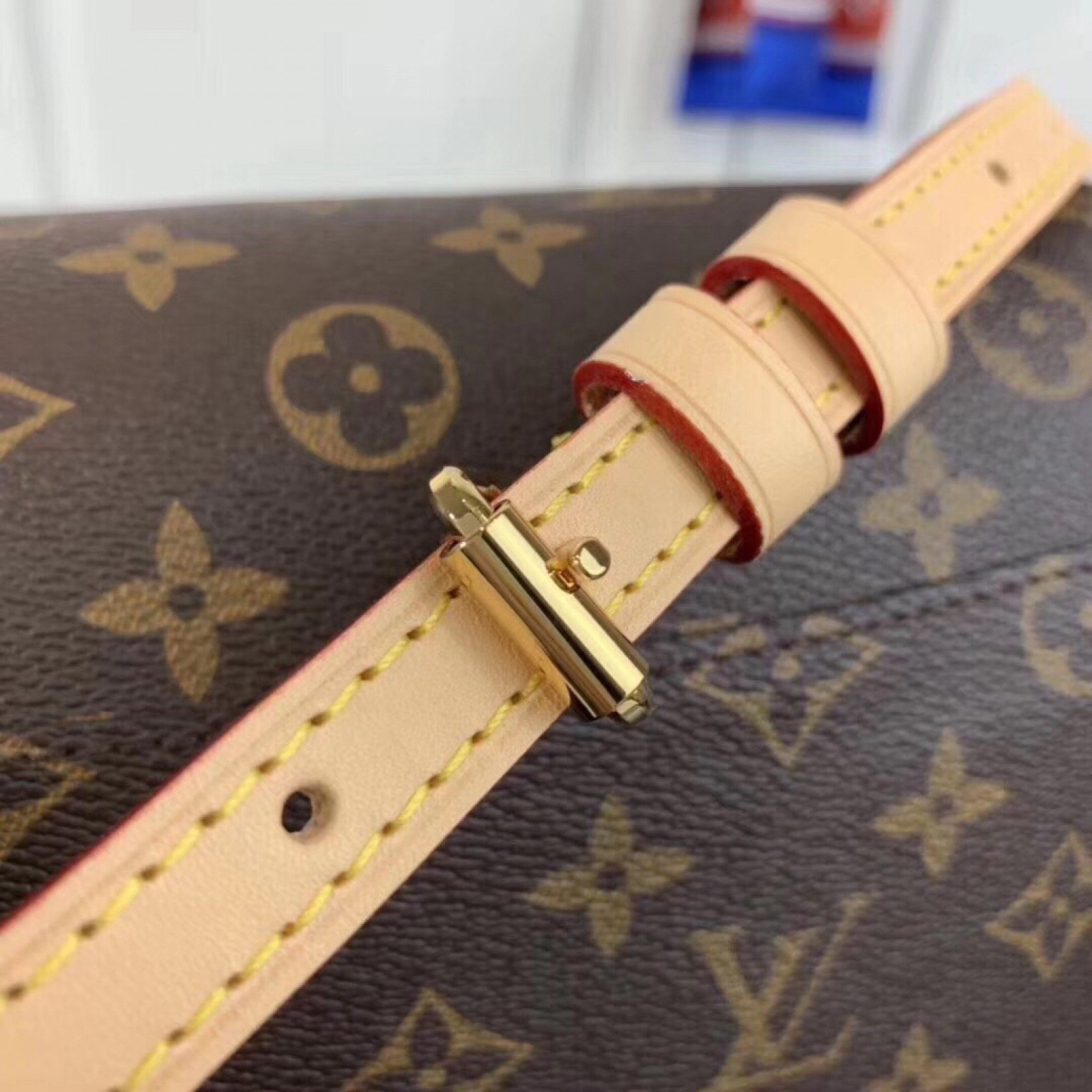 LV RIVOLI MM M44546