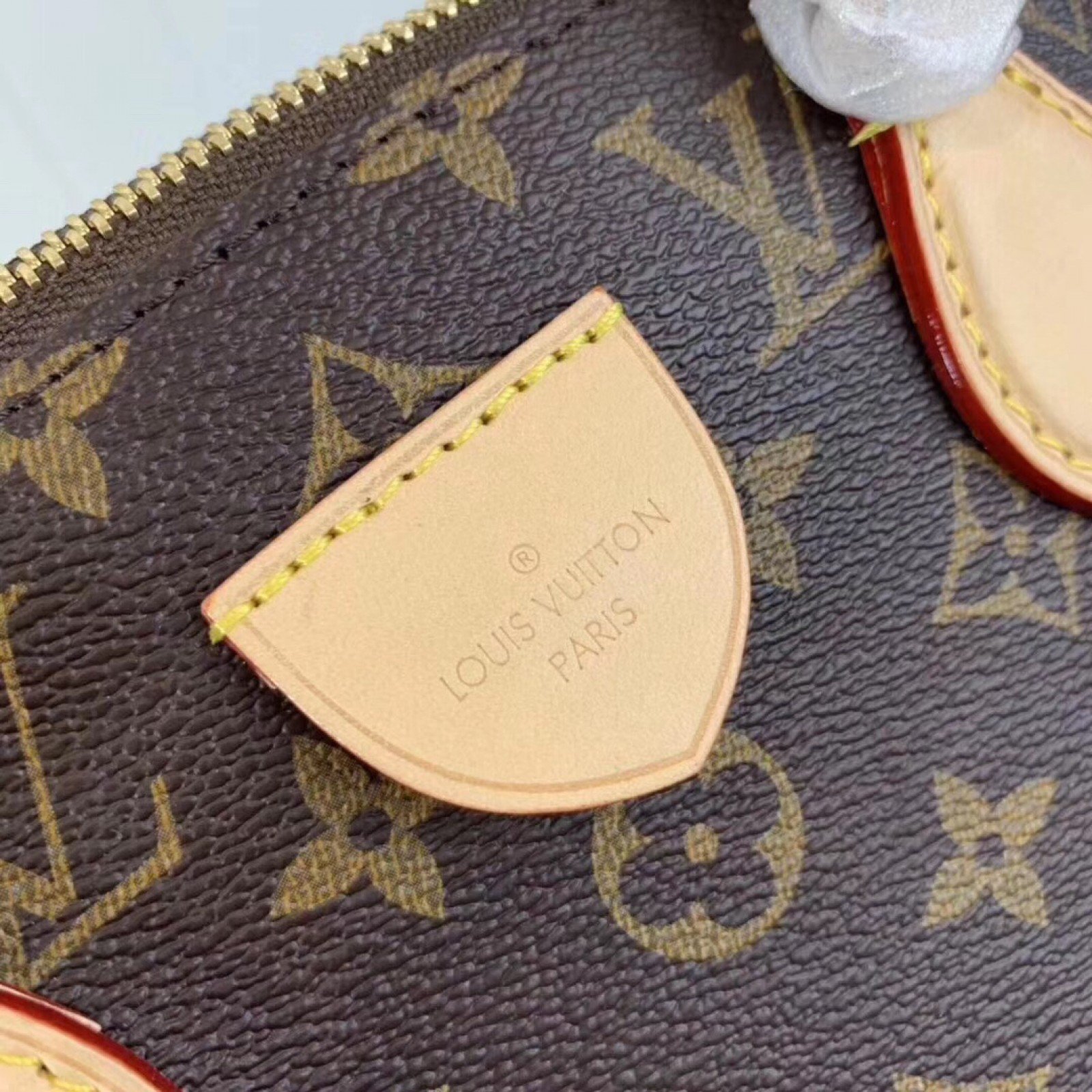 LV RIVOLI MM M44546